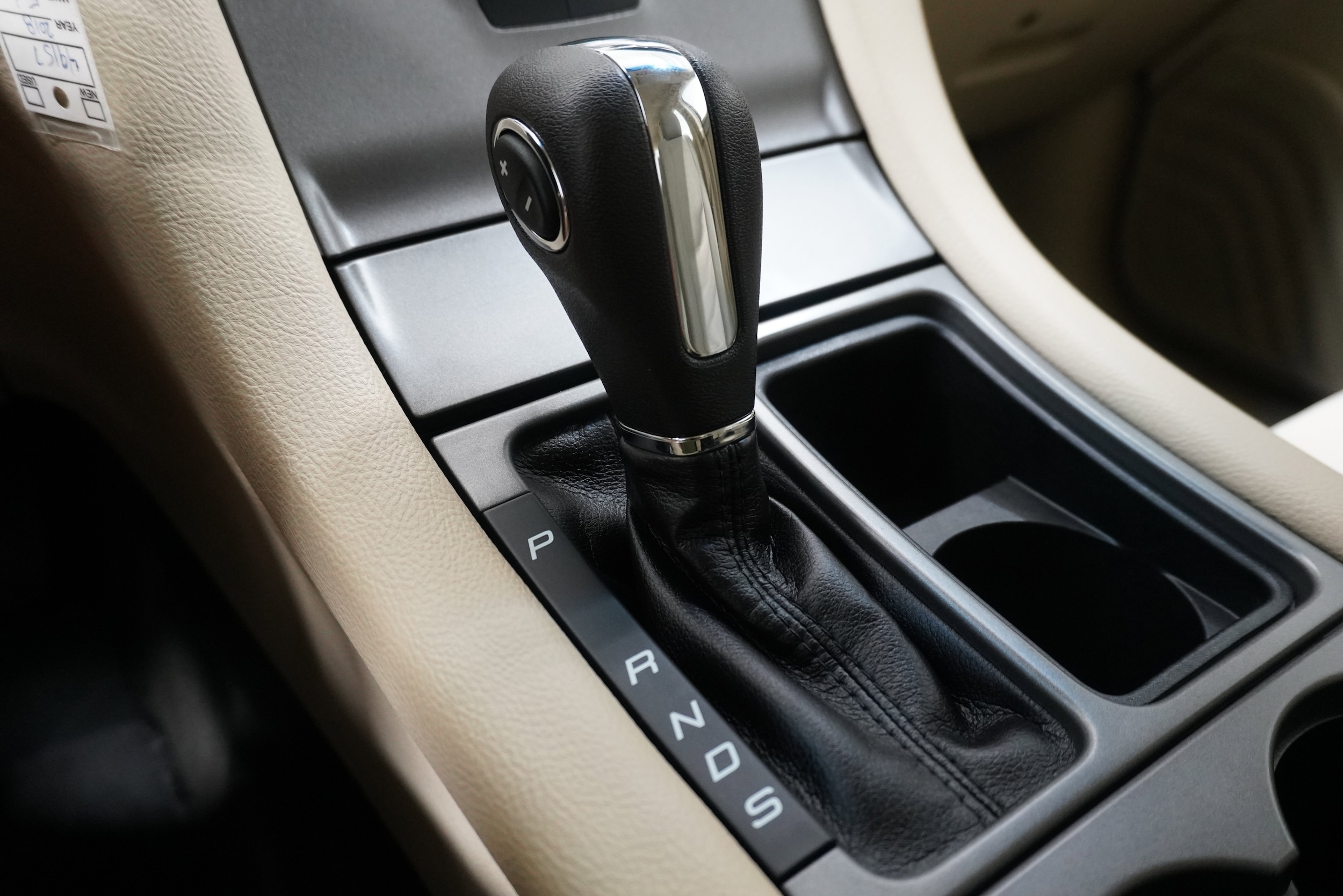 2018 Ford Taurus SE - Photo 19