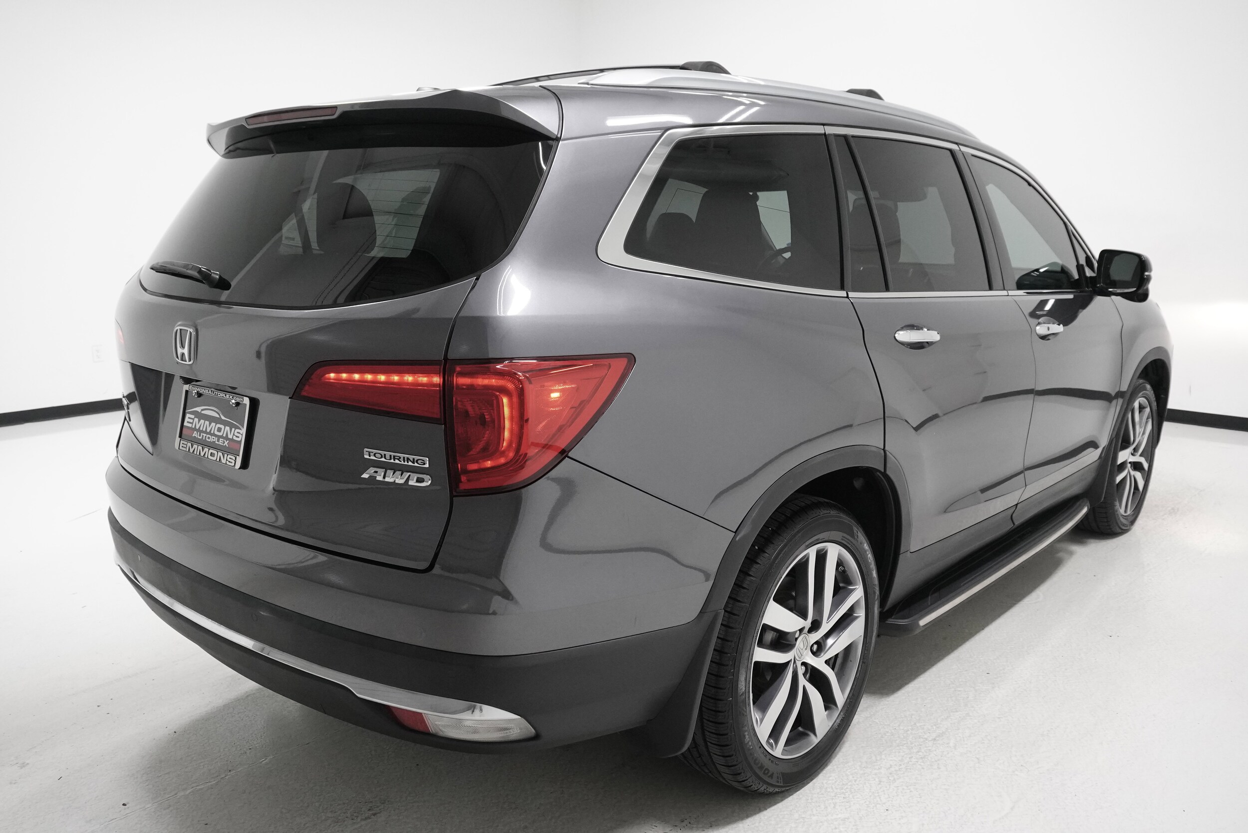 2018 Honda Pilot Touring photo 4
