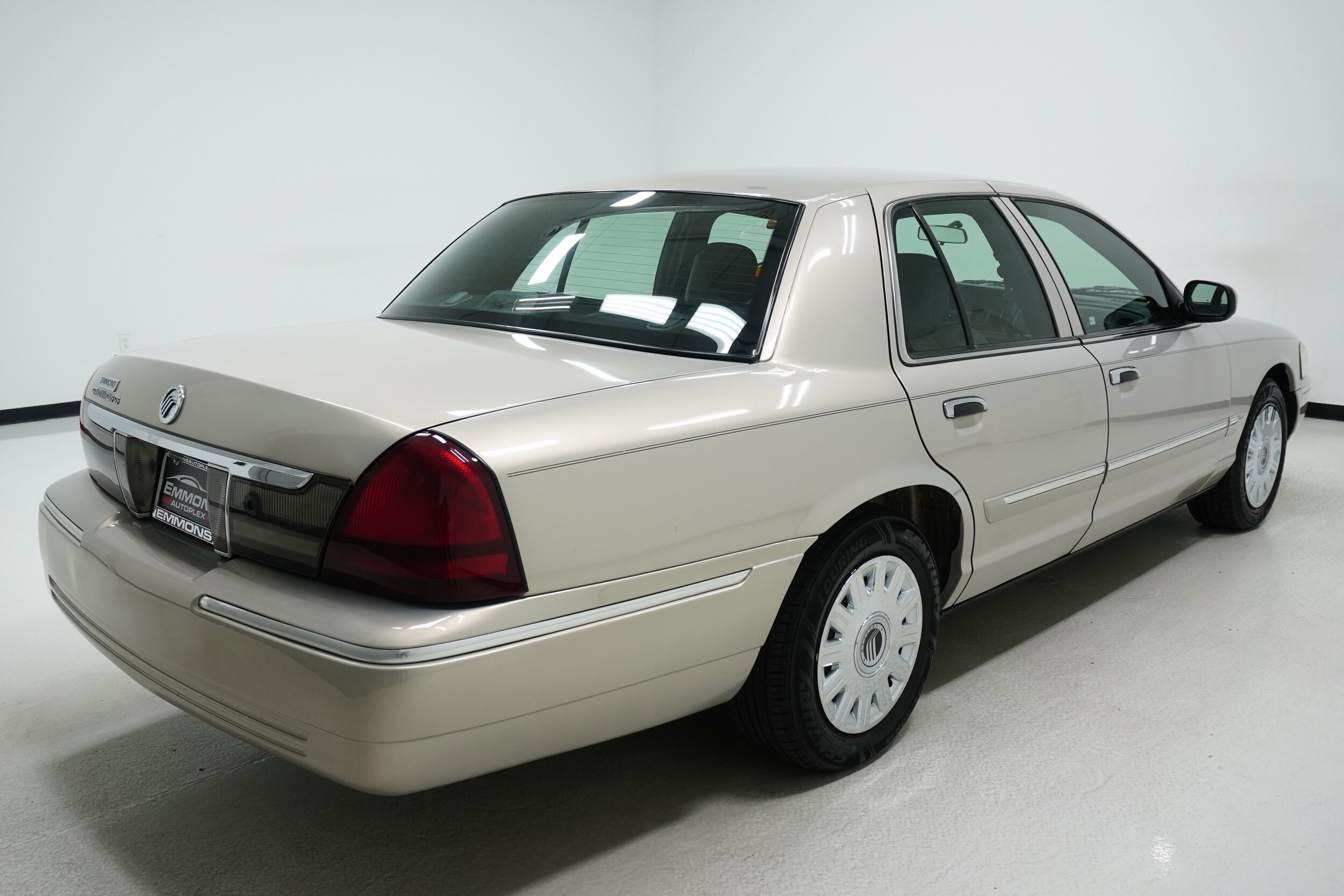 2008 Mercury Grand Marquis GS photo 4