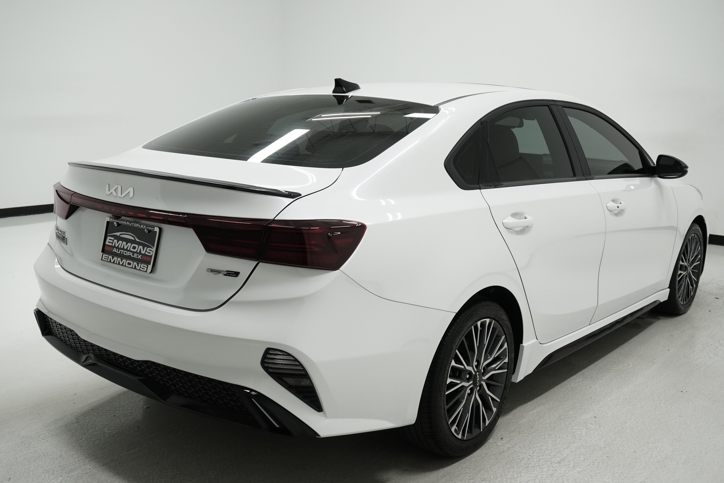 2024 Kia Forte GT-Line photo 3