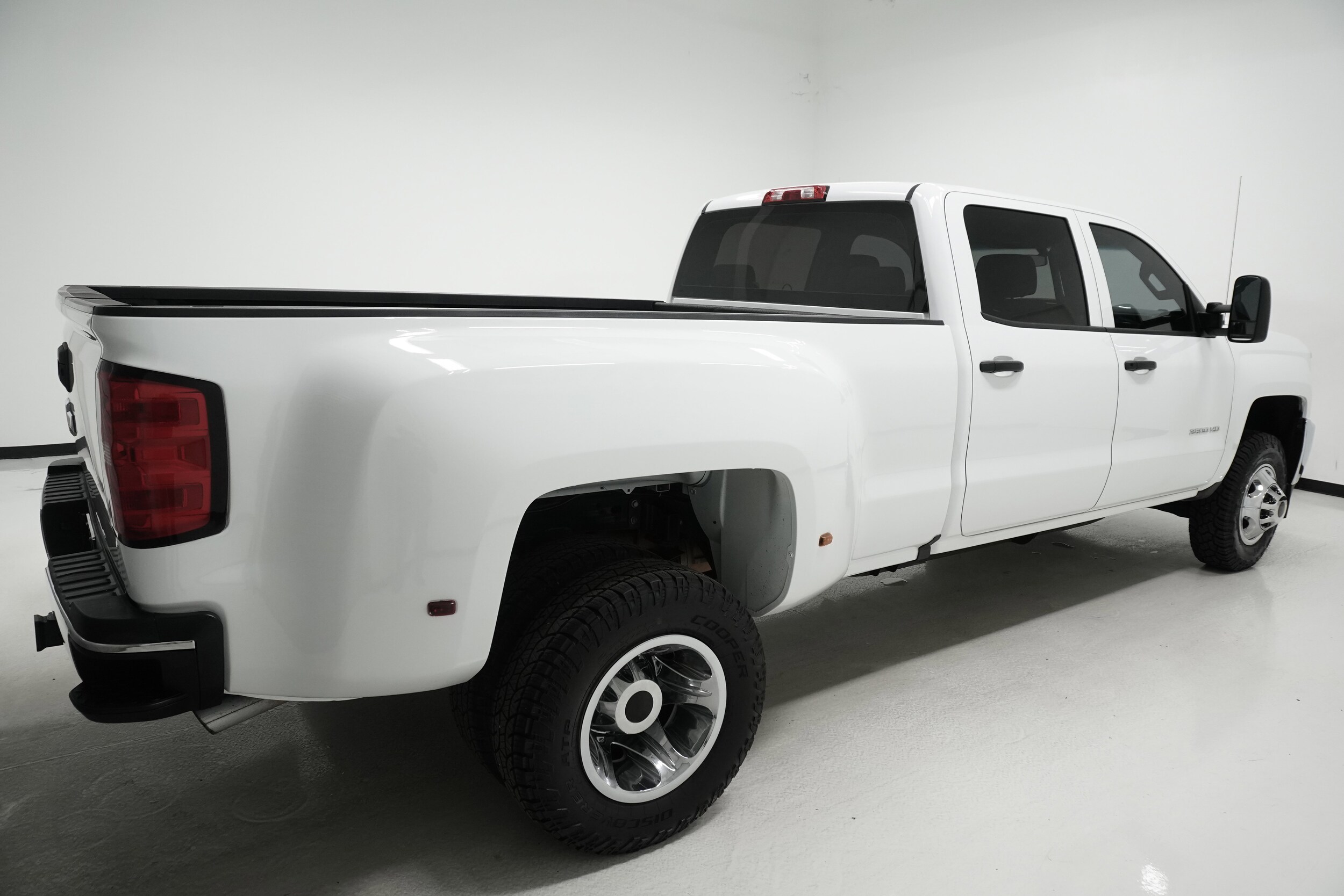 2018 Chevrolet Silverado Work Truck LS Base photo 4