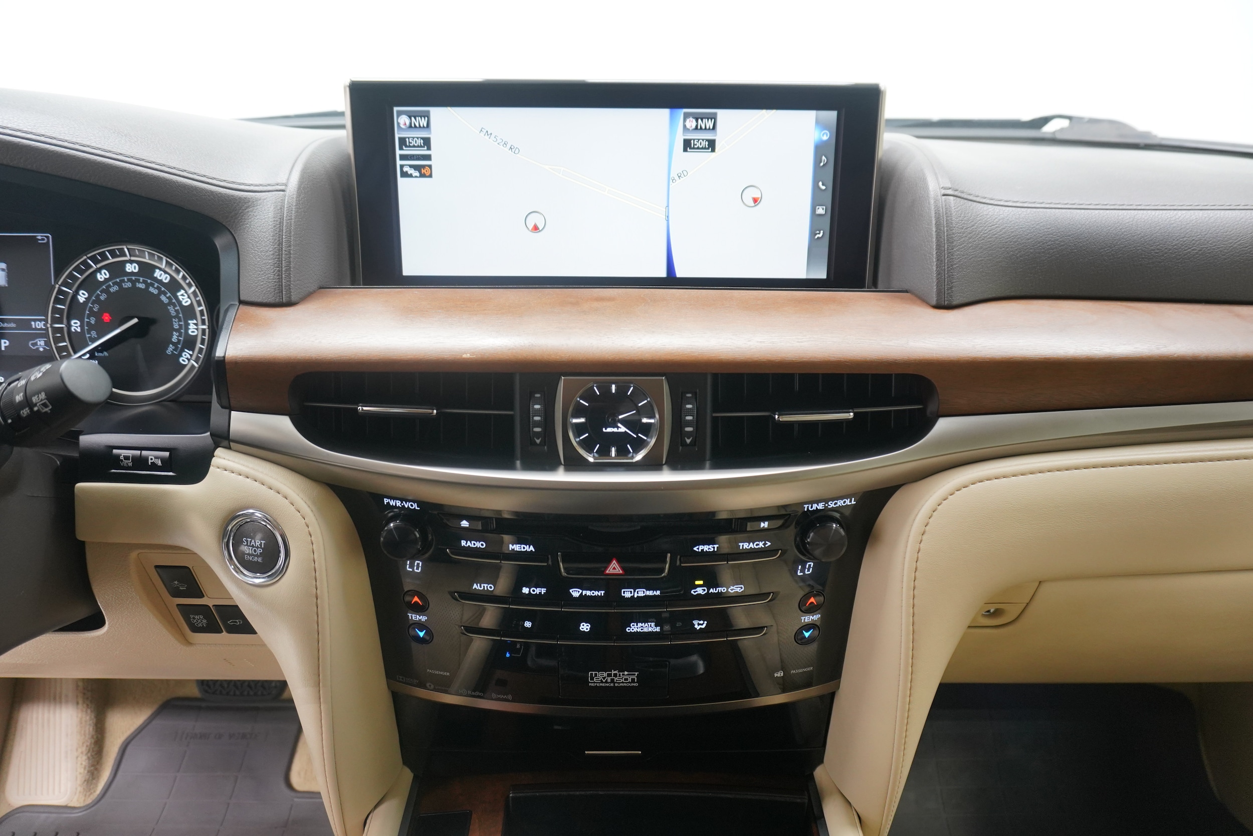 2016 Lexus LX 570 - Photo 25