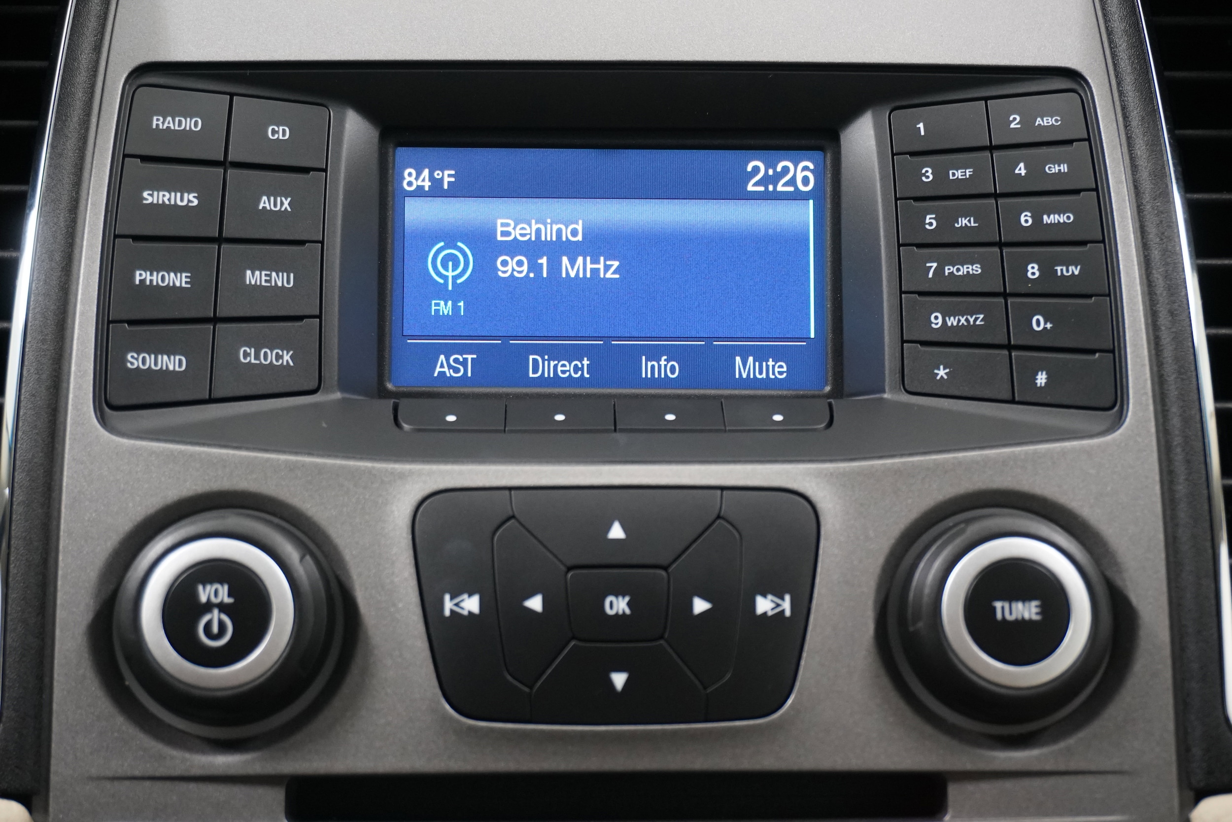 2018 Ford Taurus SE - Photo 17