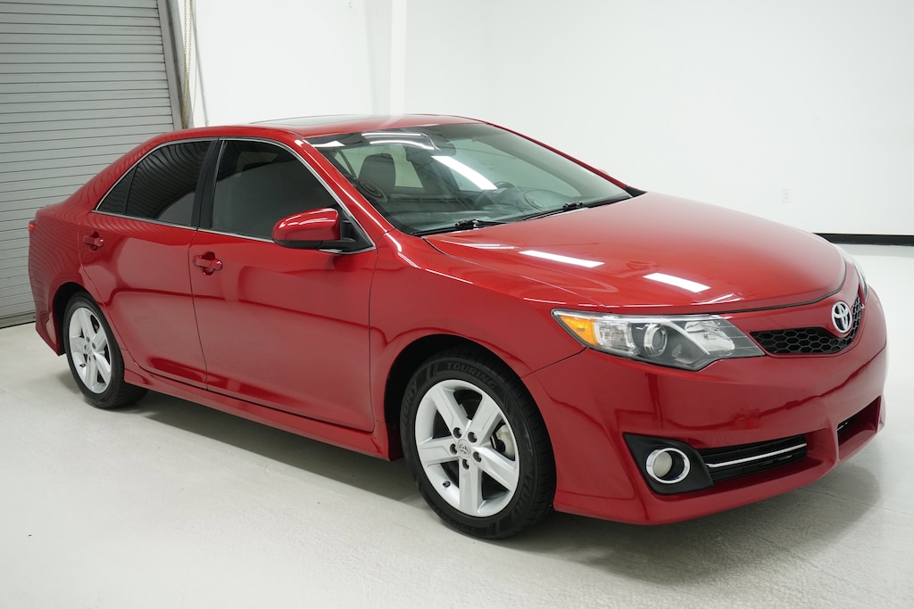 Used 2013 Toyota Camry SE Sedan