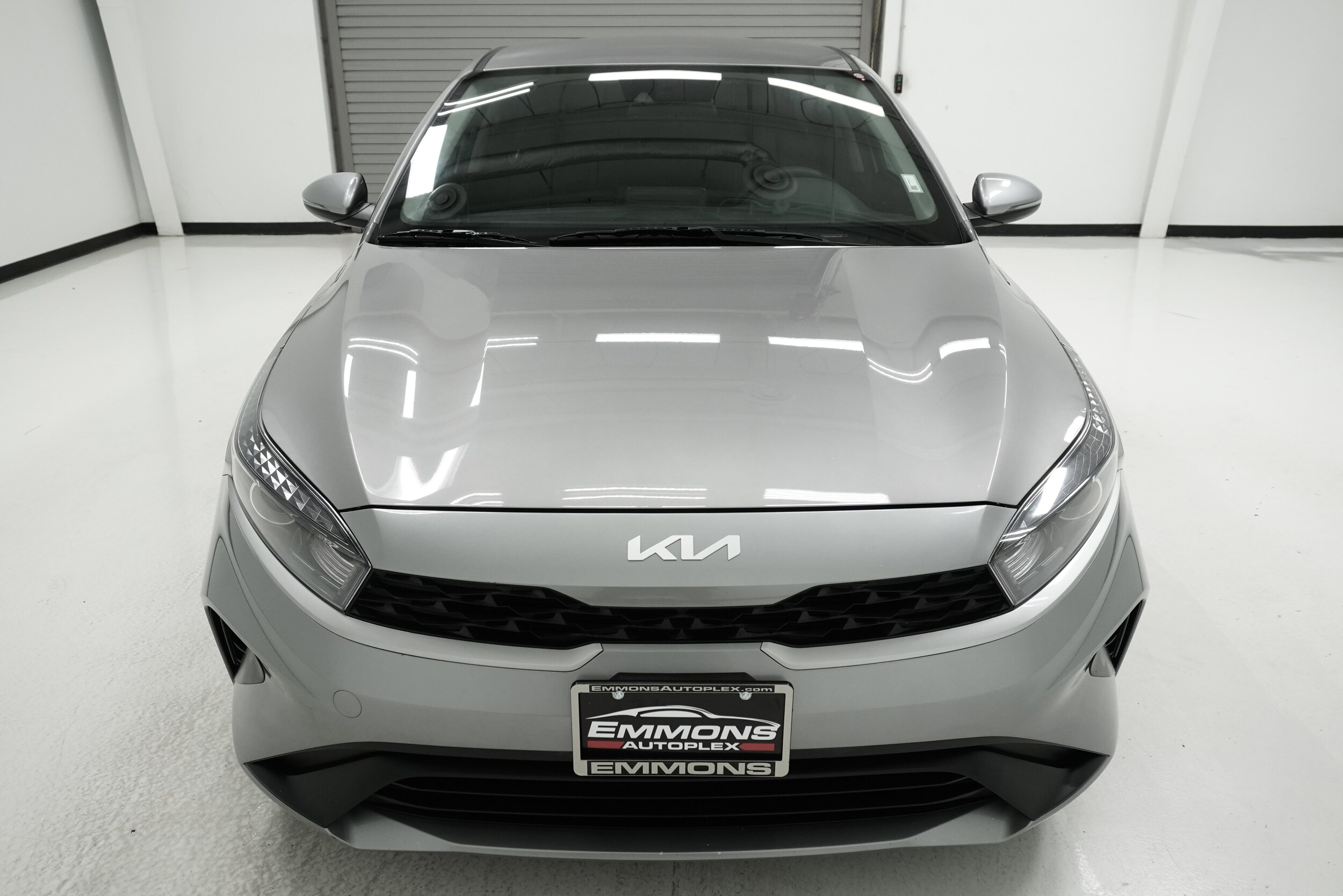 2023 Kia Forte LXS photo 2