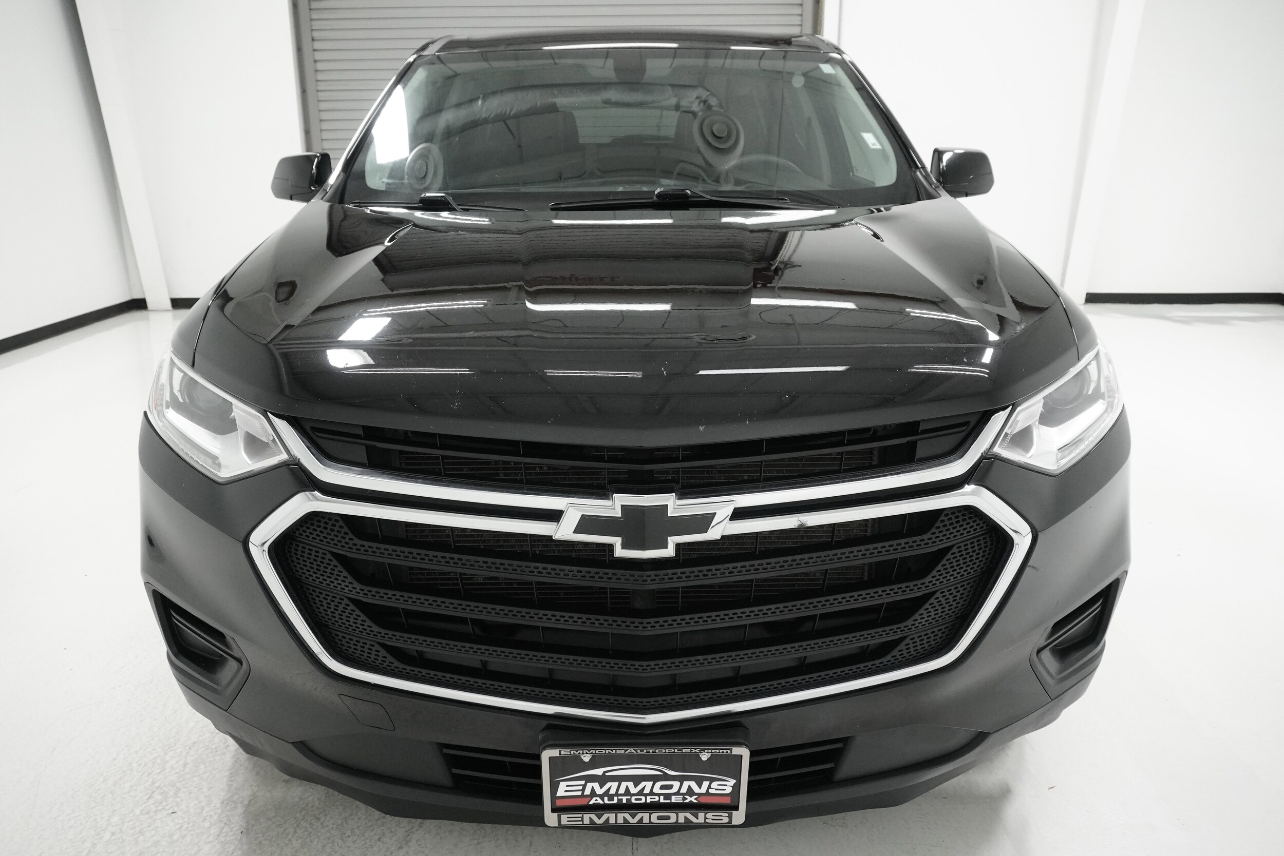2020 Chevrolet Traverse LS photo 2