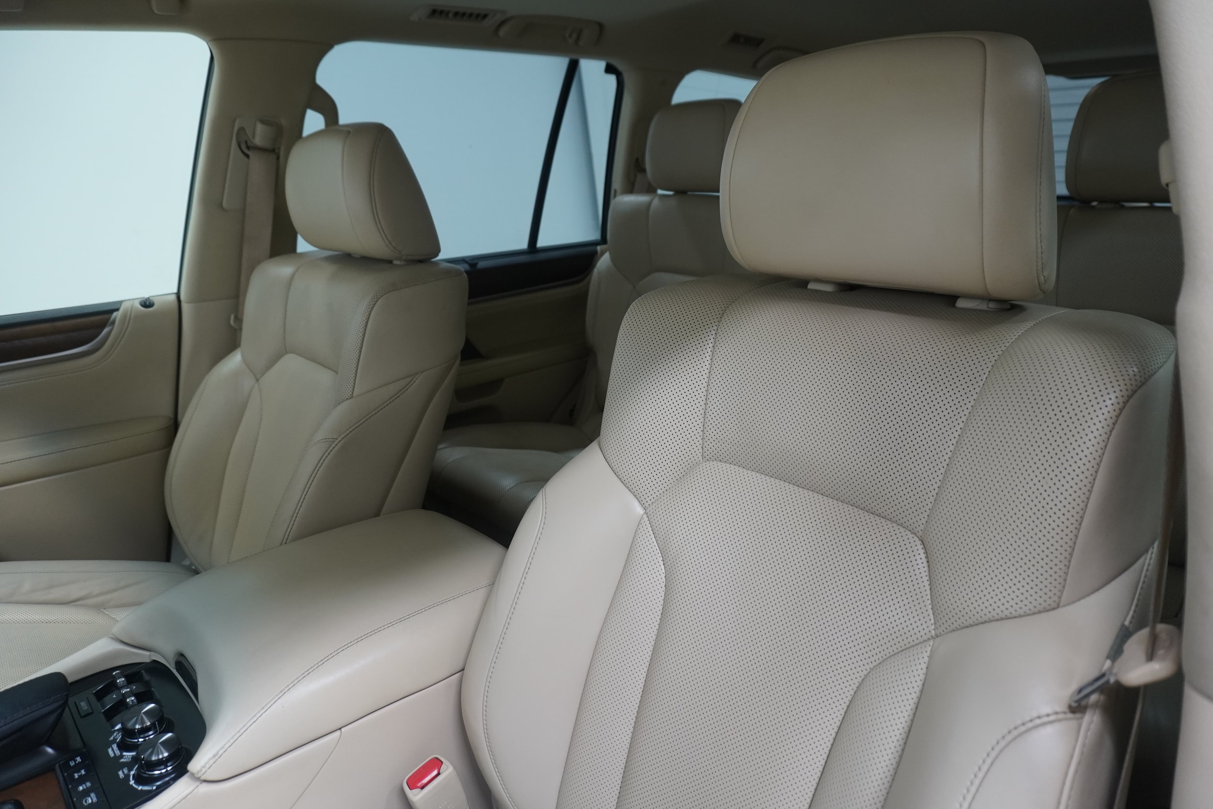 2016 Lexus LX 570 - Photo 11