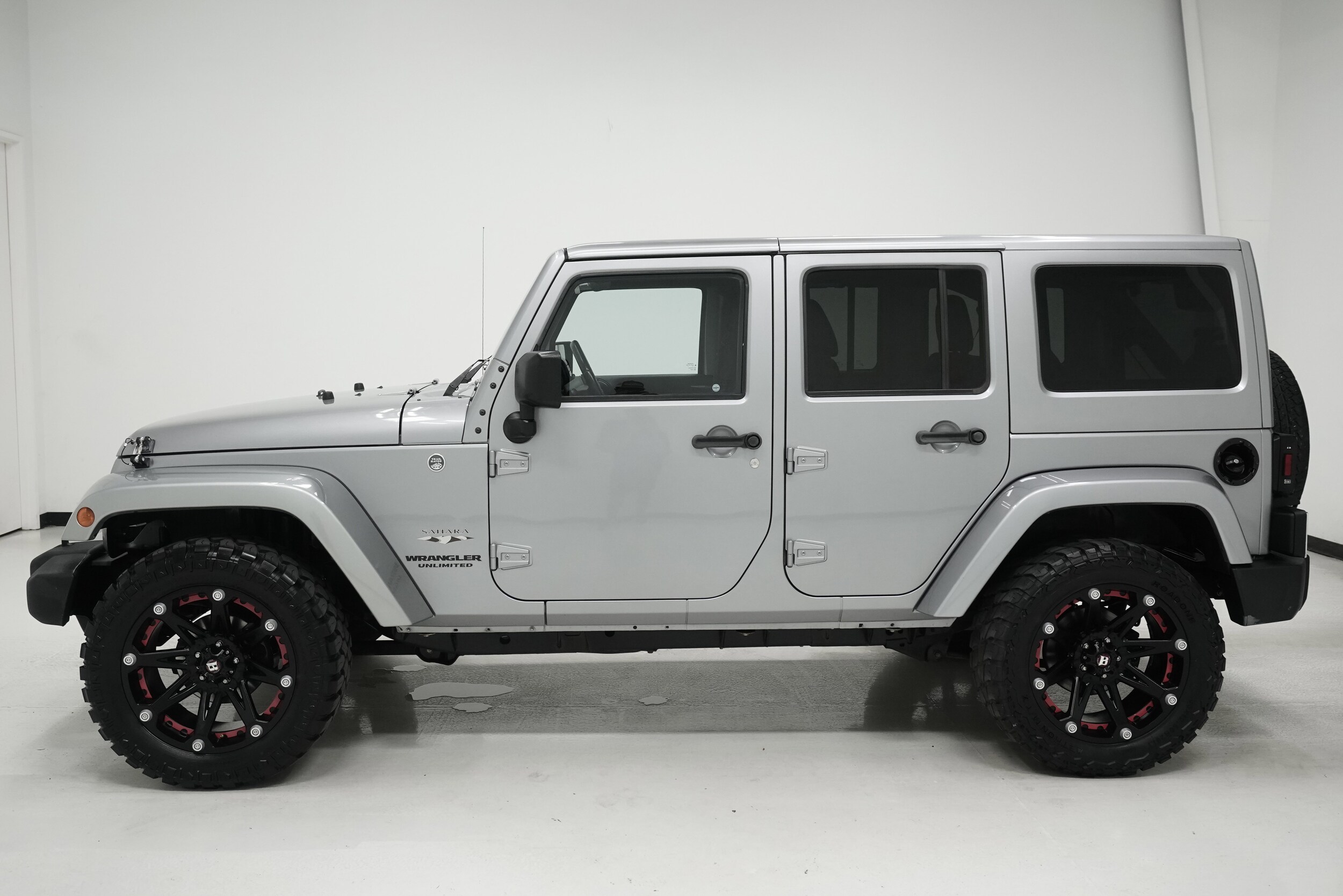 2017 Jeep Wrangler Unlimited Sahara photo 4