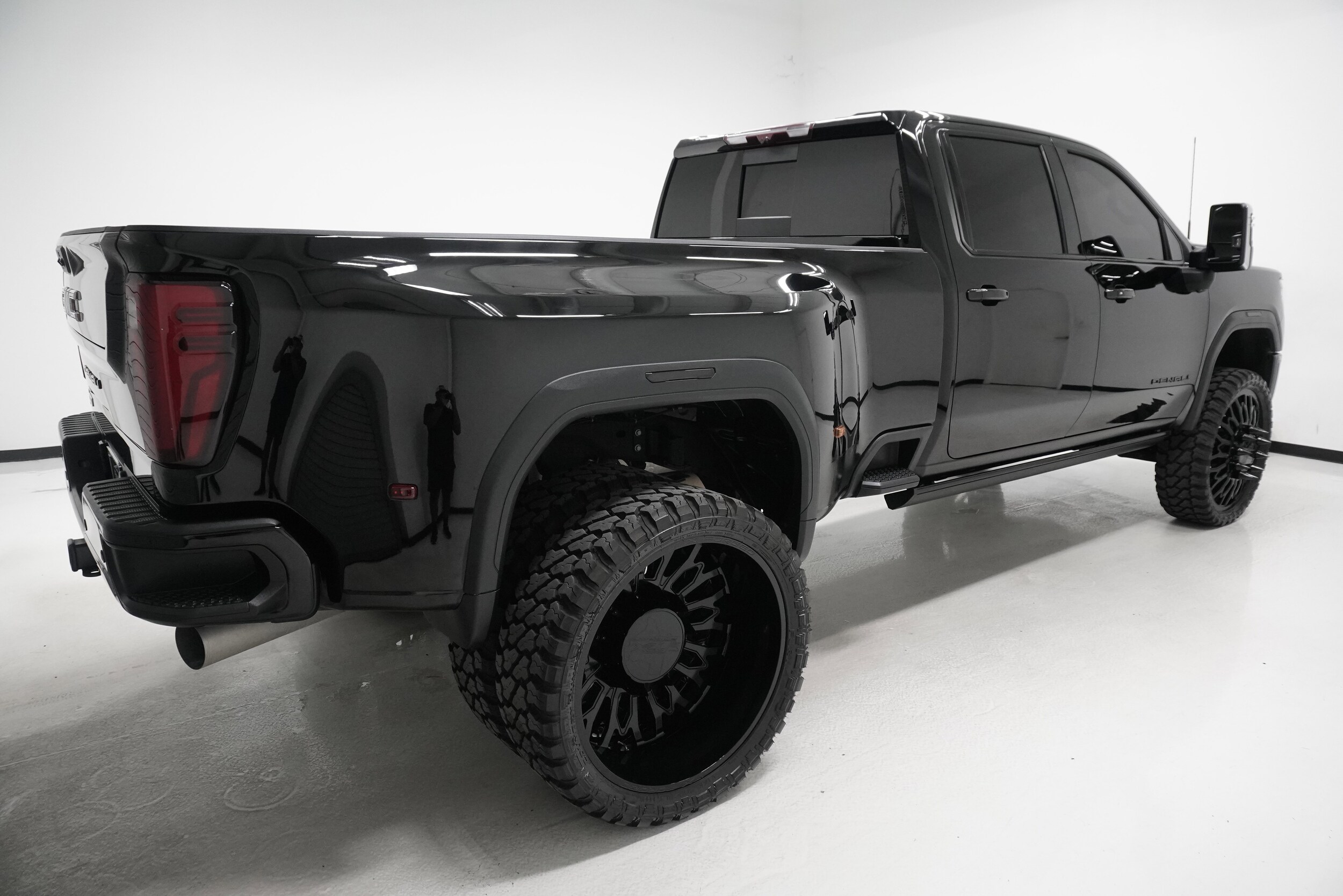 2024 Gmc Sierra 3500 HD Denali Ultimate photo 2