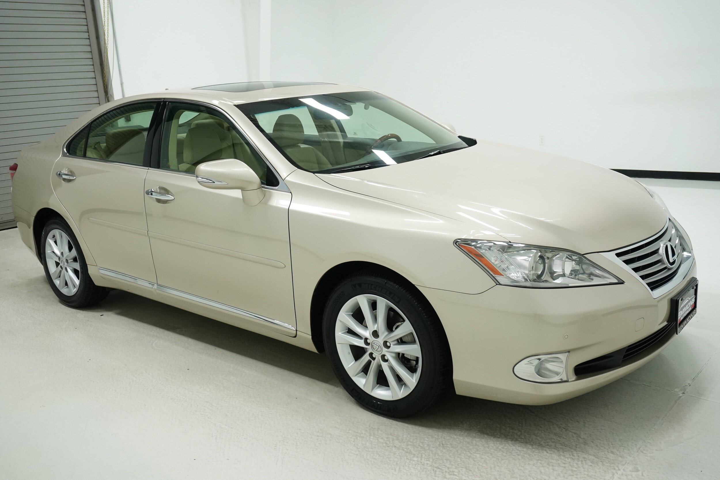 2010 Lexus ES 350 photo 3