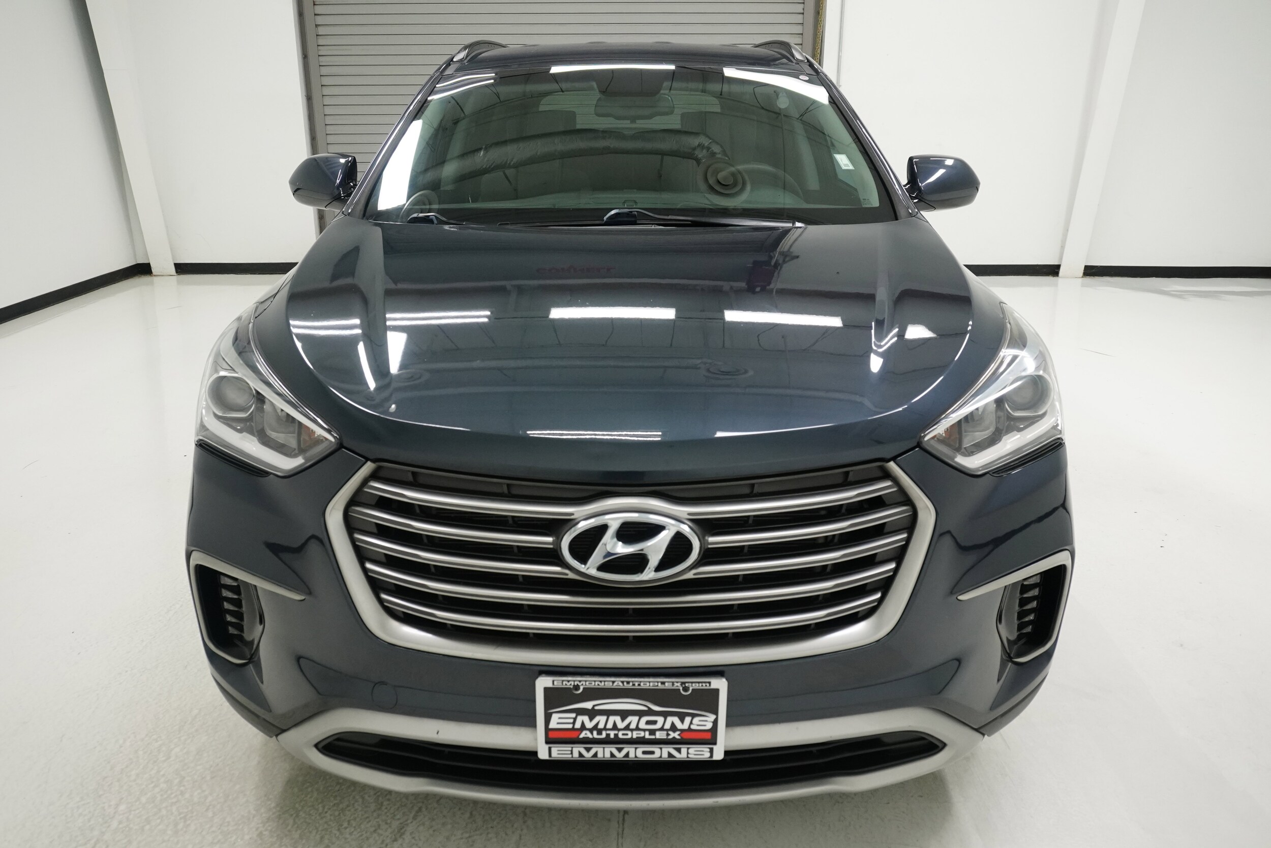2018 Hyundai Santa Fe SE photo 2