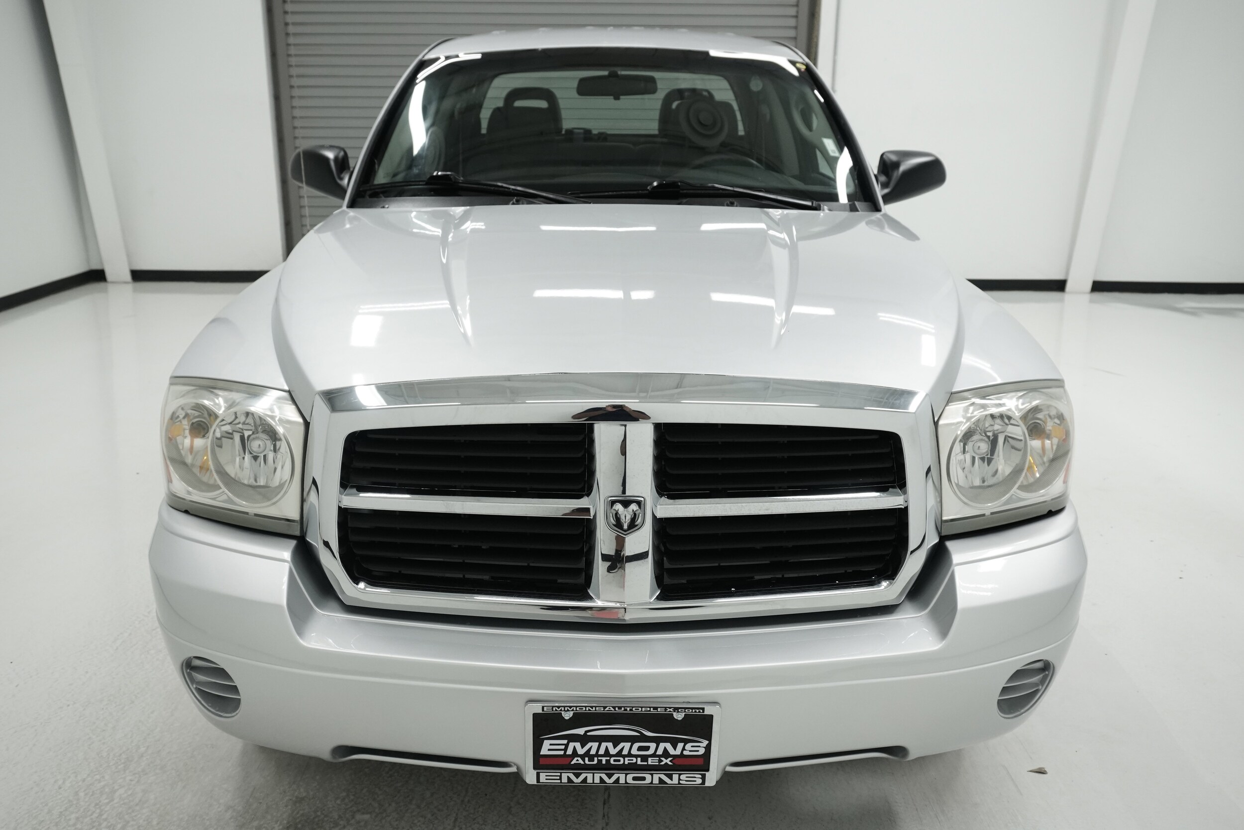 2006 Dodge Dakota ST photo 2