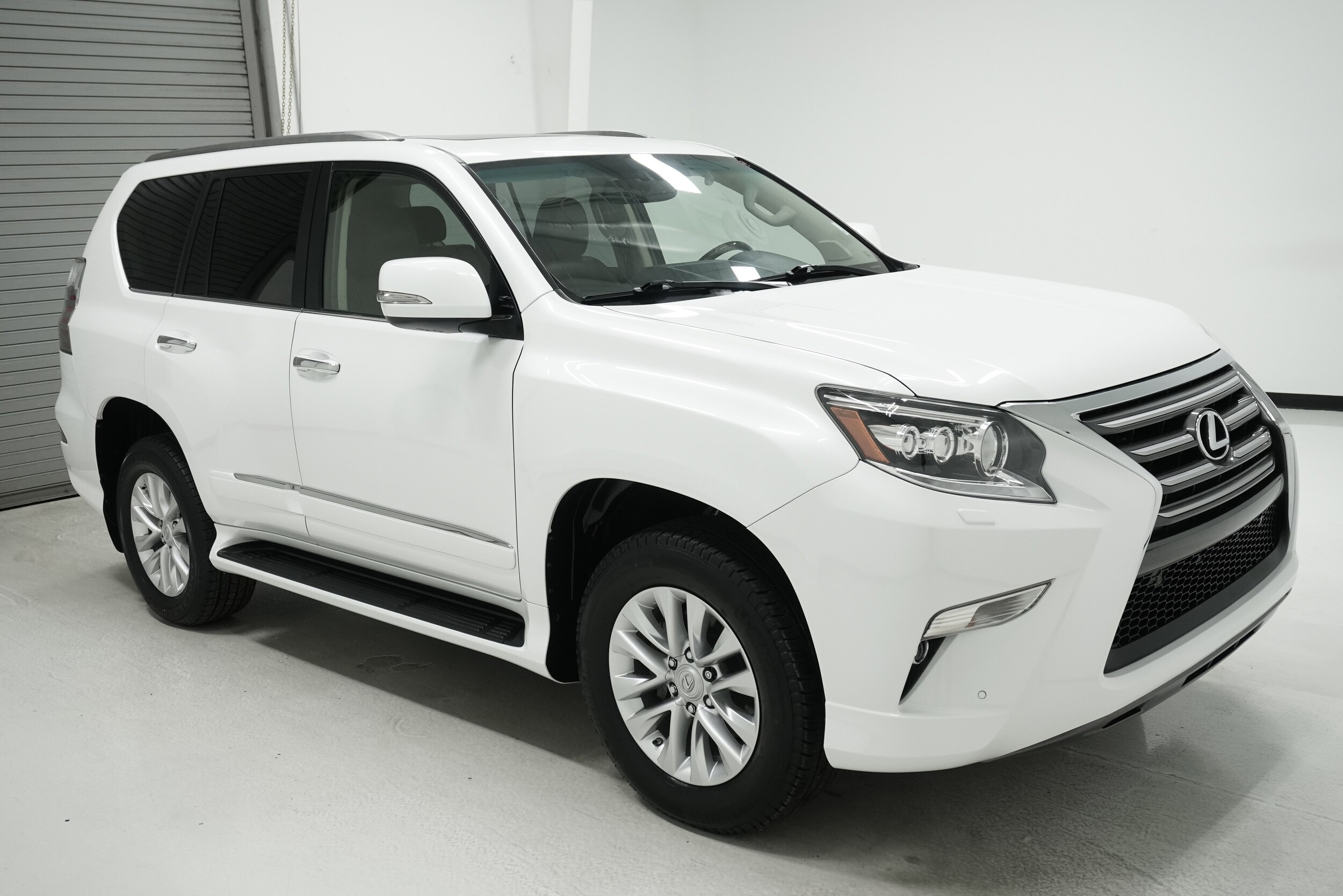 2017 Lexus GX 460 photo 3