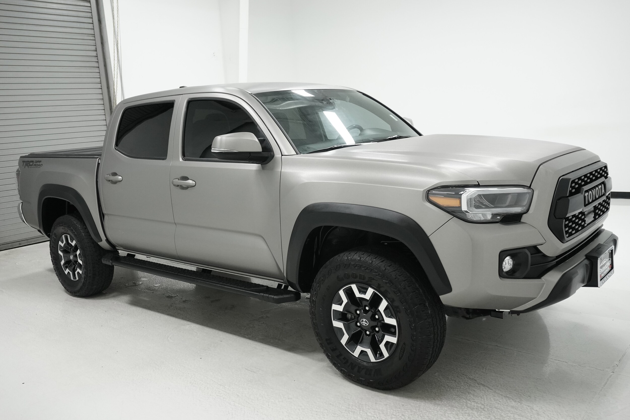 2023 Toyota Tacoma TRD photo 3