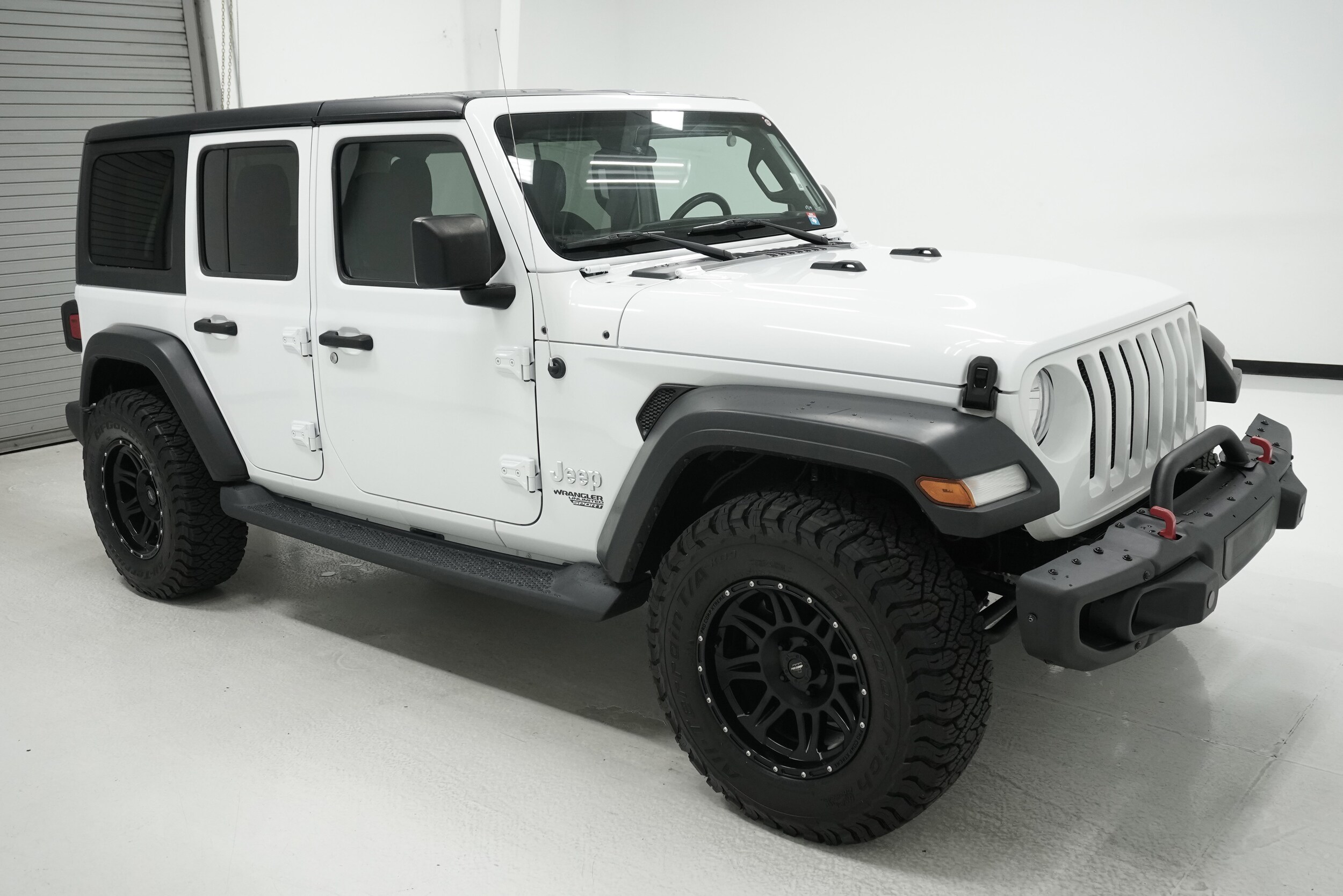 2018 Jeep Wrangler Sport S photo 3
