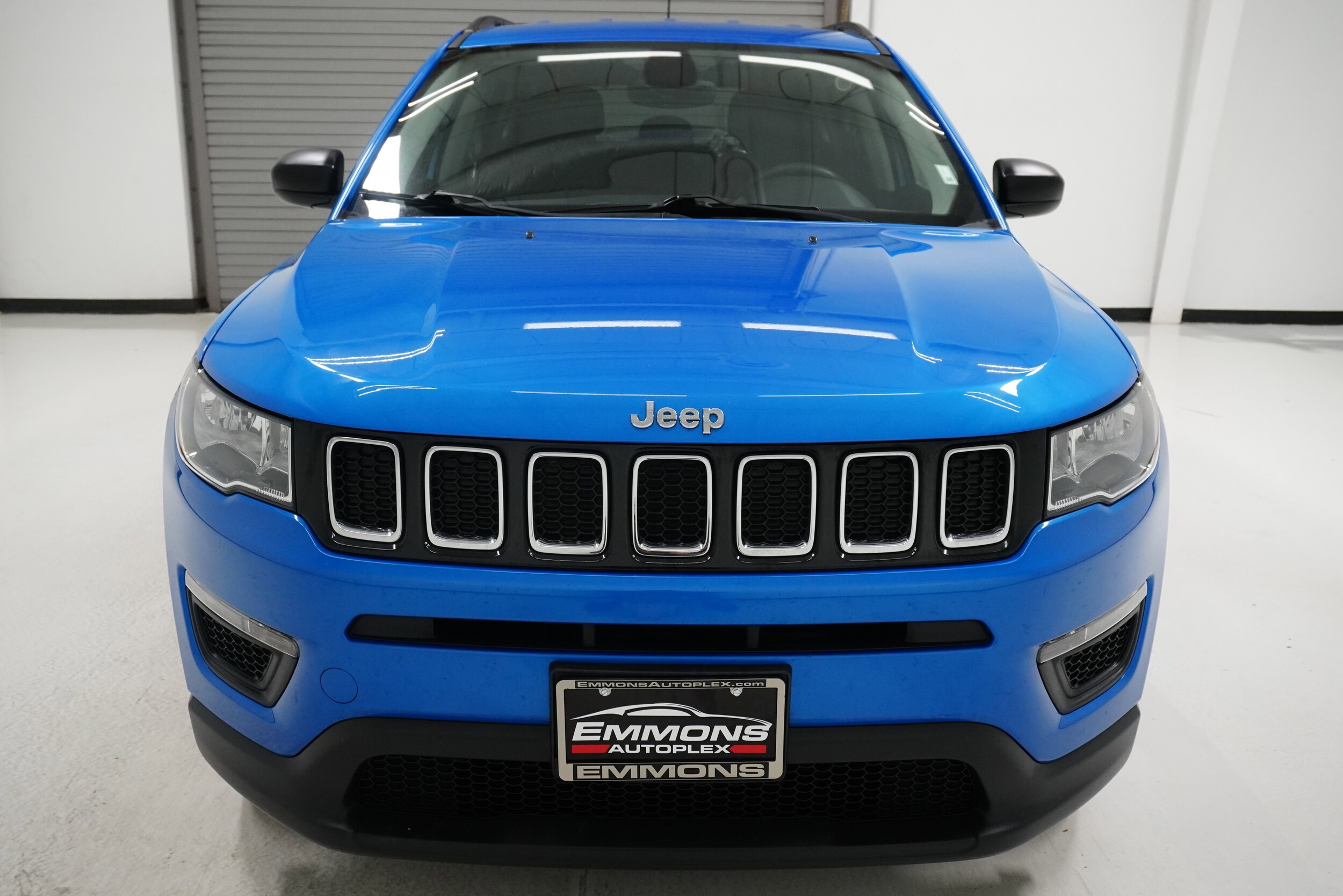 2018 Jeep Compass Sport photo 2
