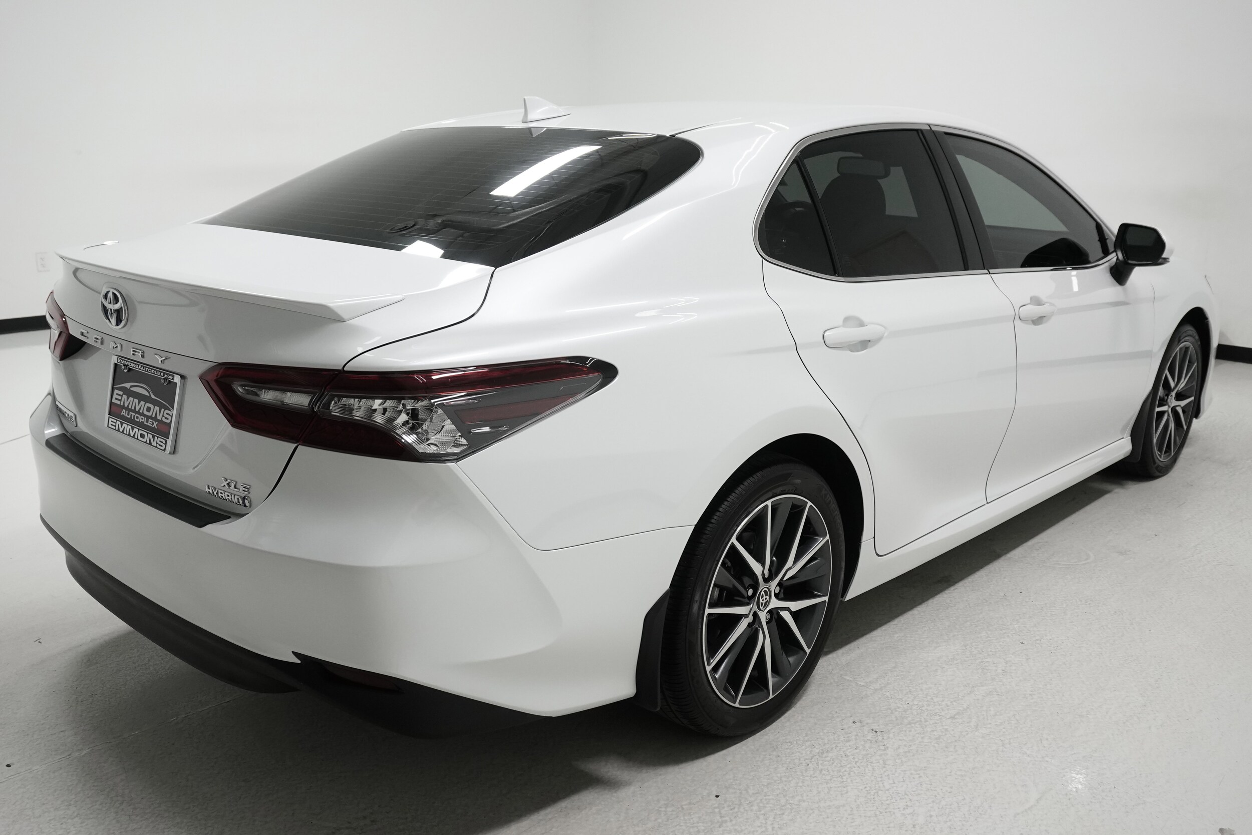 2023 Toyota Camry Hybrid XLE photo 4