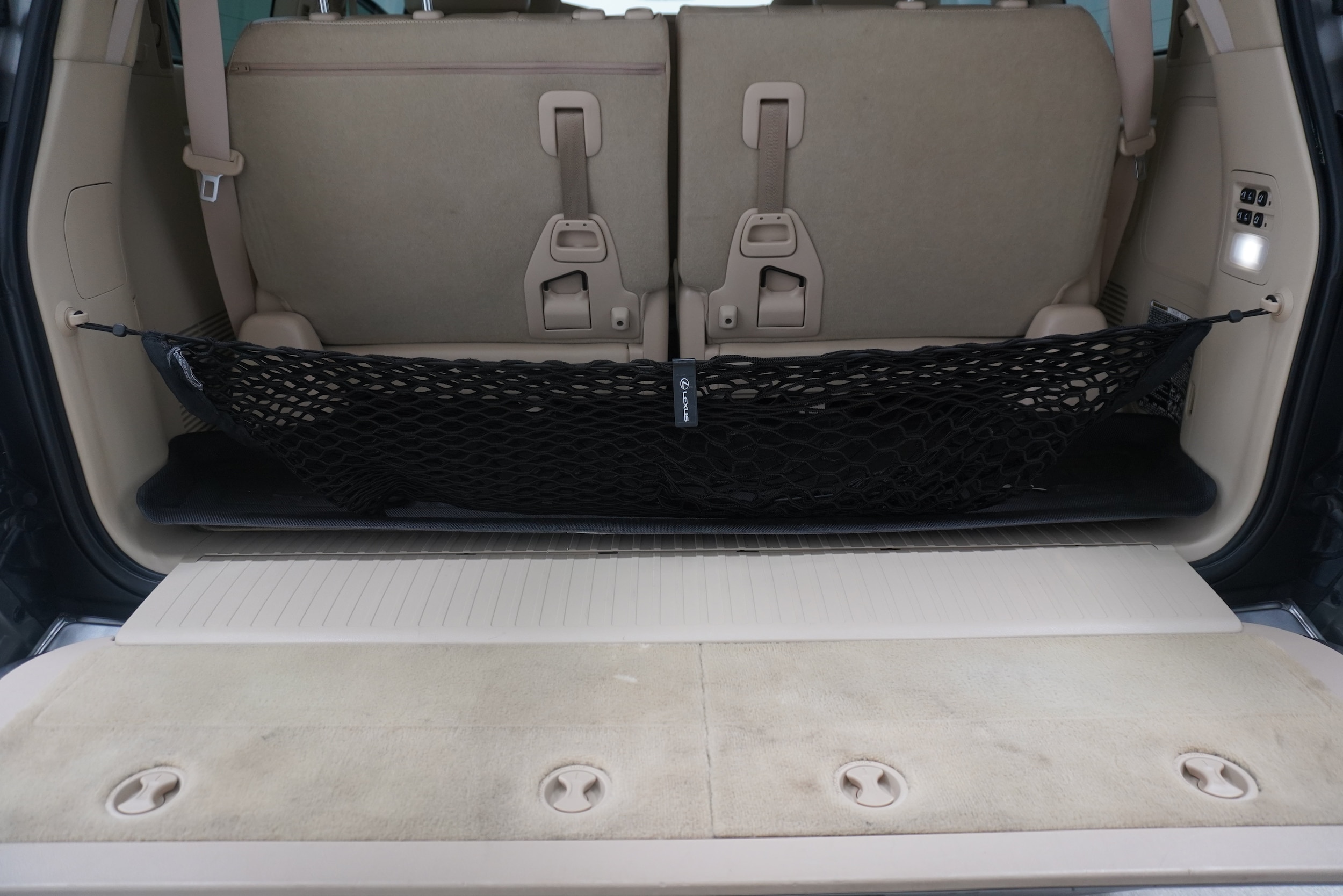 2016 Lexus LX 570 - Photo 36