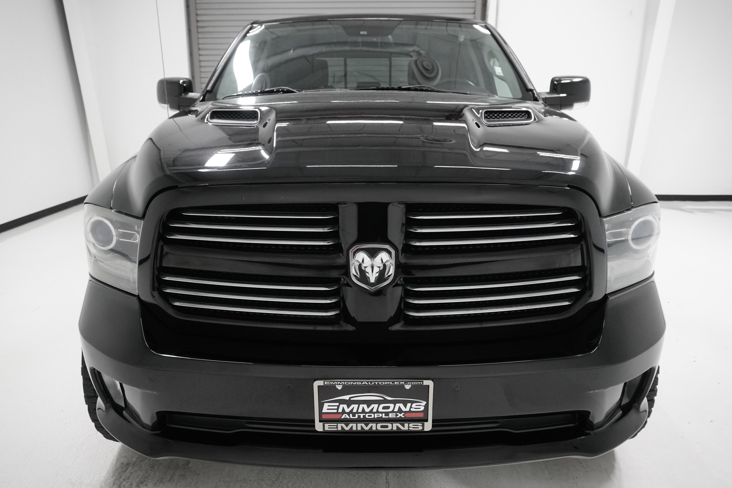 2014 Ram 1500 Sport photo 2