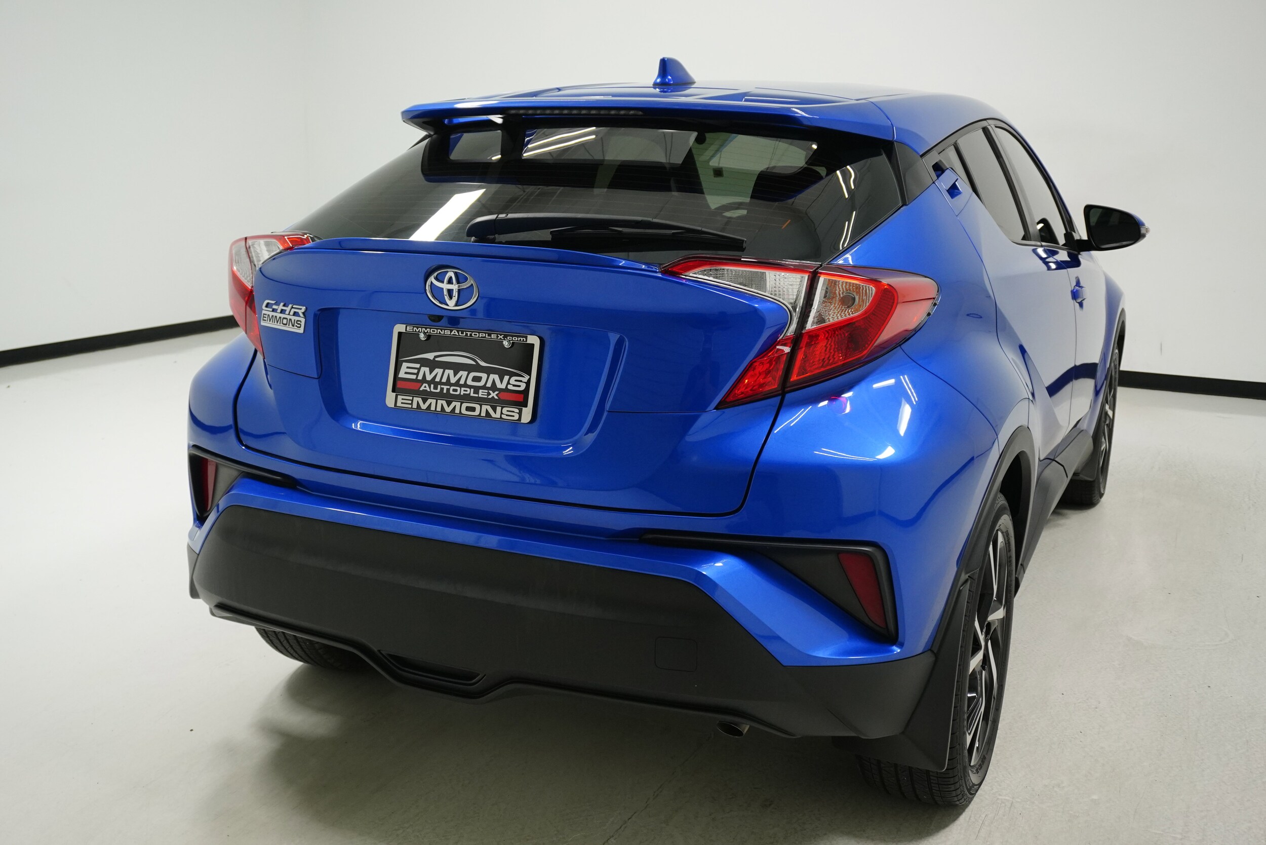 2022 Toyota C-HR XLE photo 4