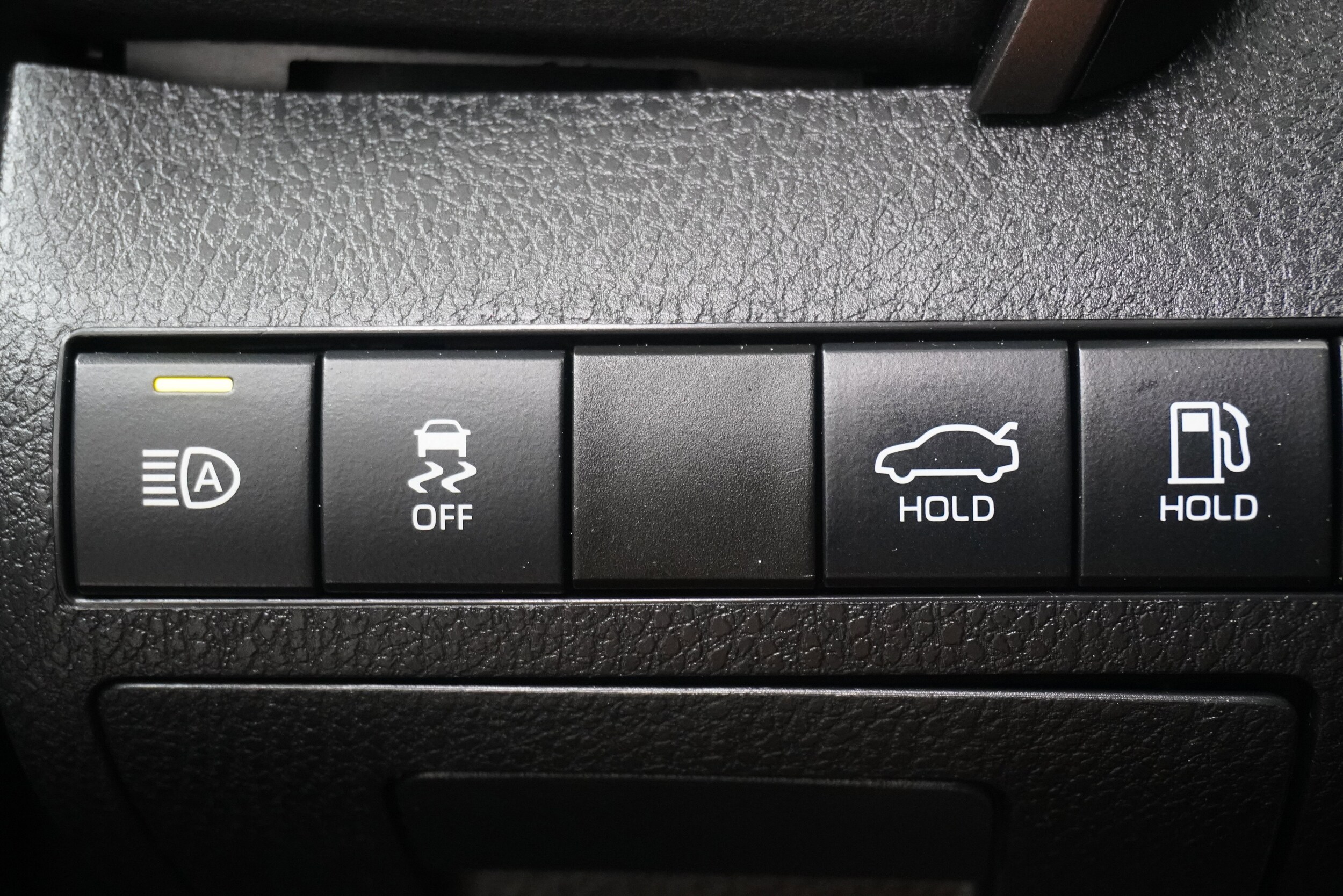 2022 Toyota Camry LE - Photo 22