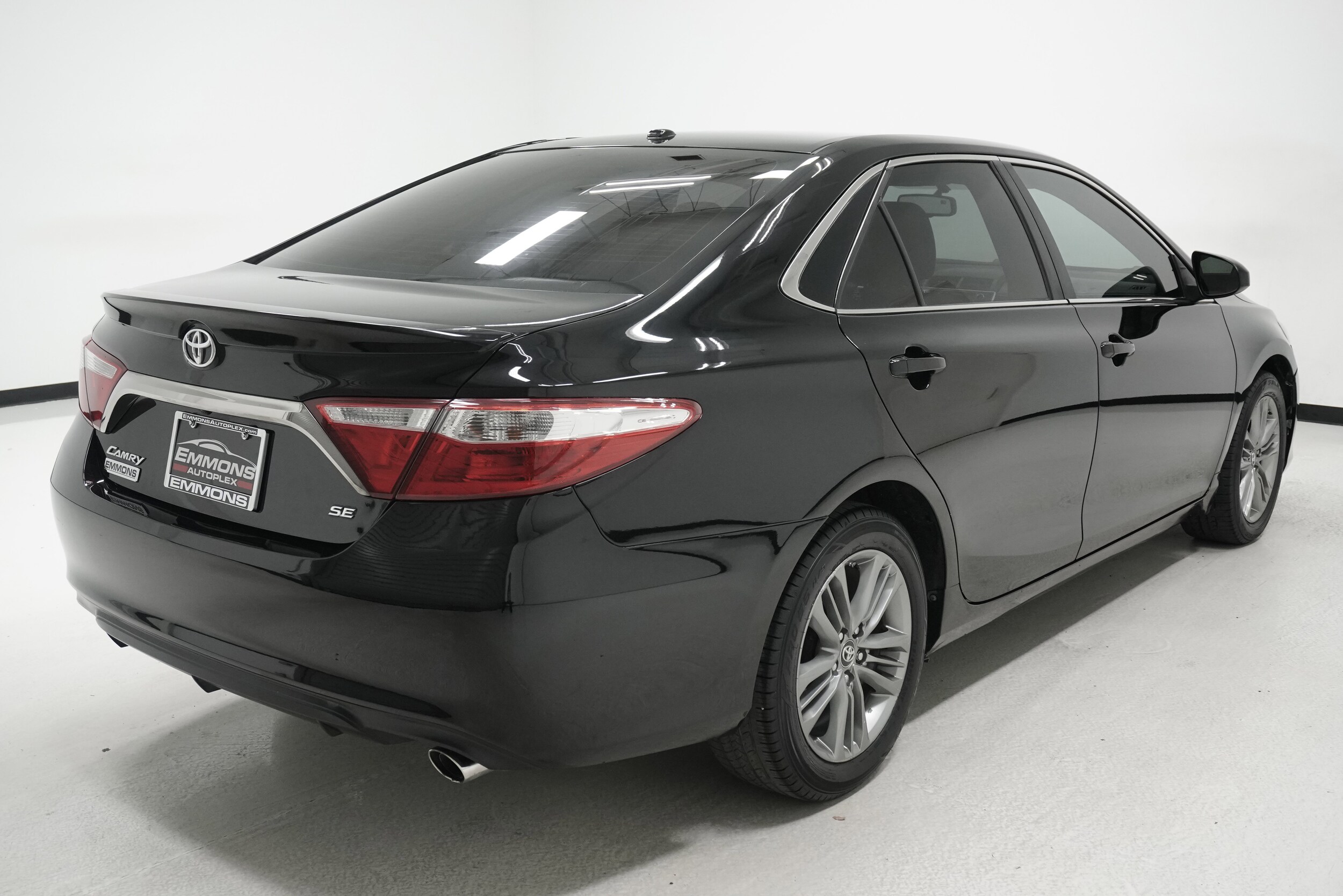 2017 Toyota Camry XLE XSE photo 4