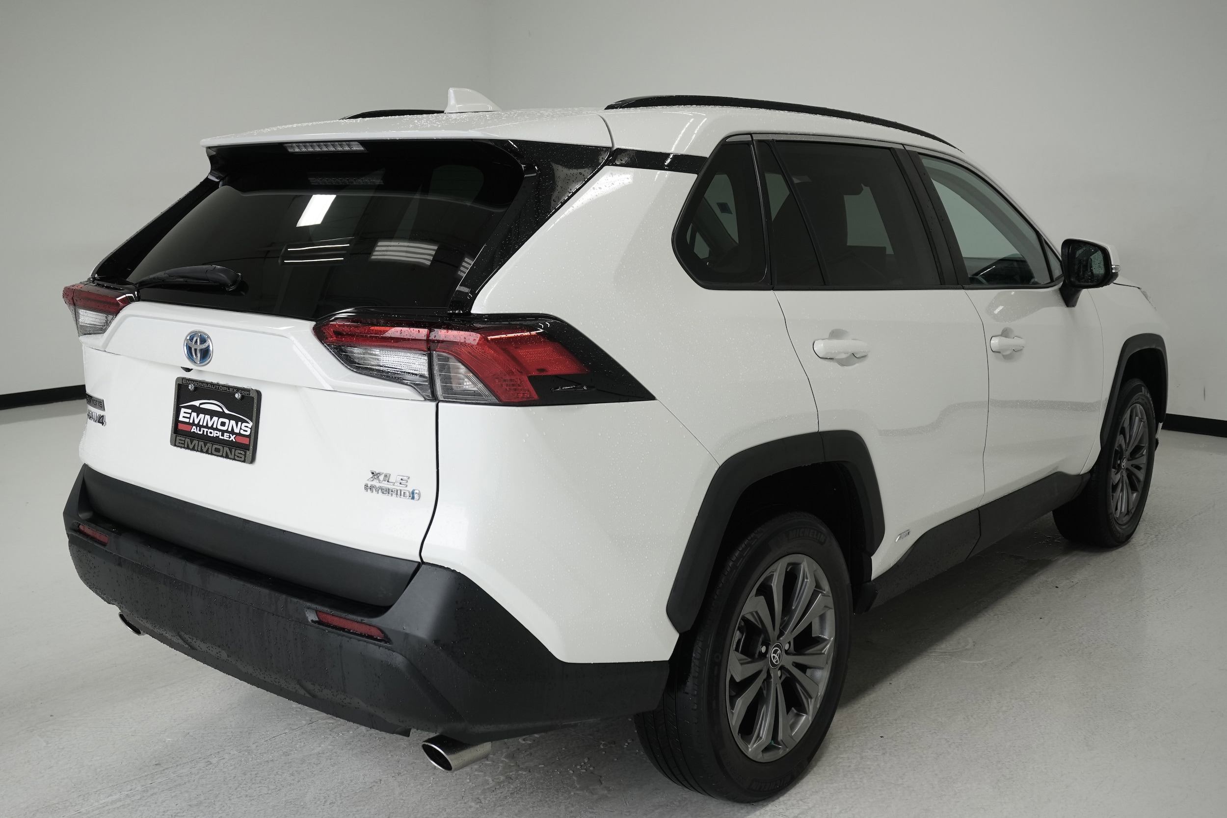 2022 Toyota RAV4 Hybrid XLE Premium photo 4