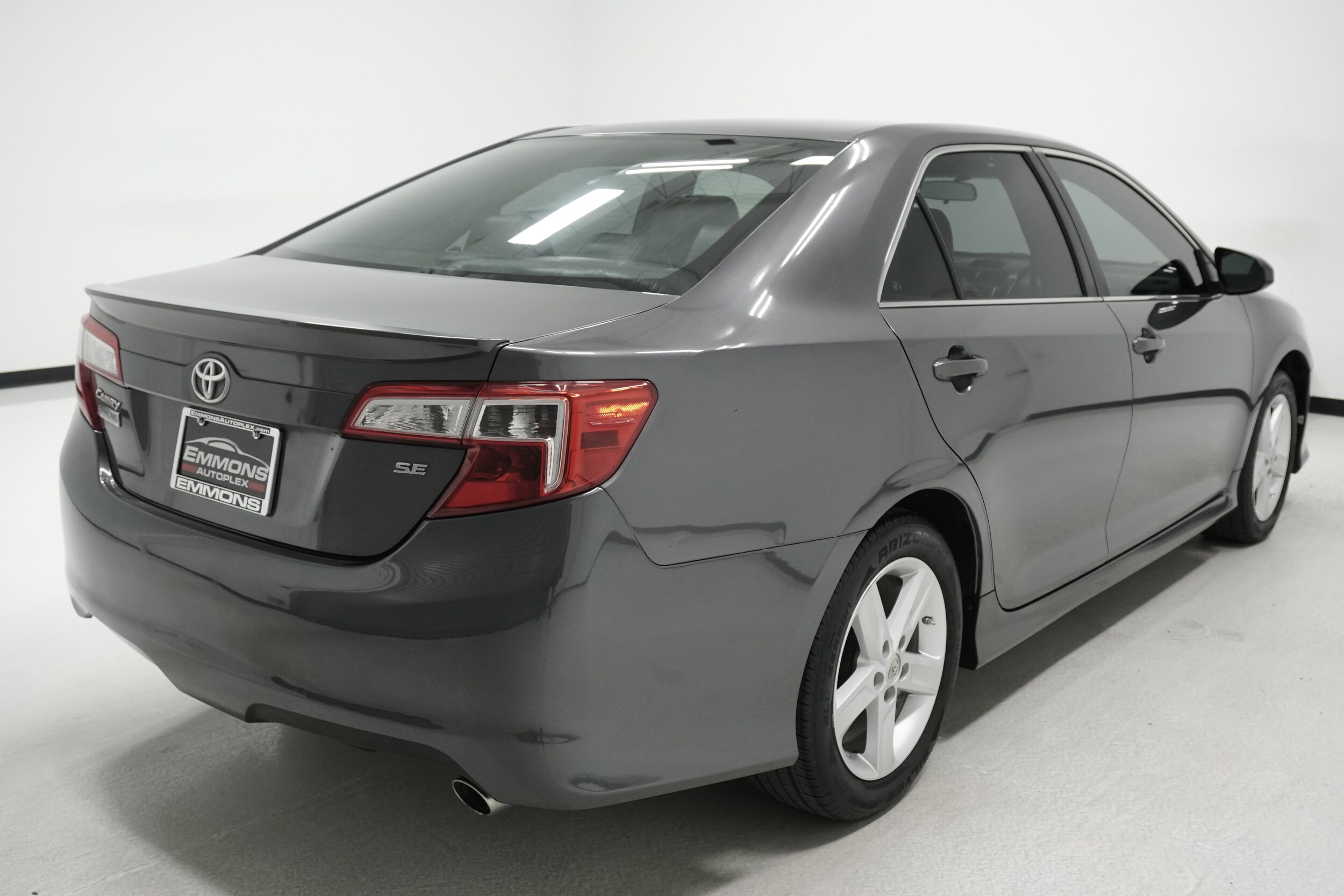 2014 Toyota Camry photo 4