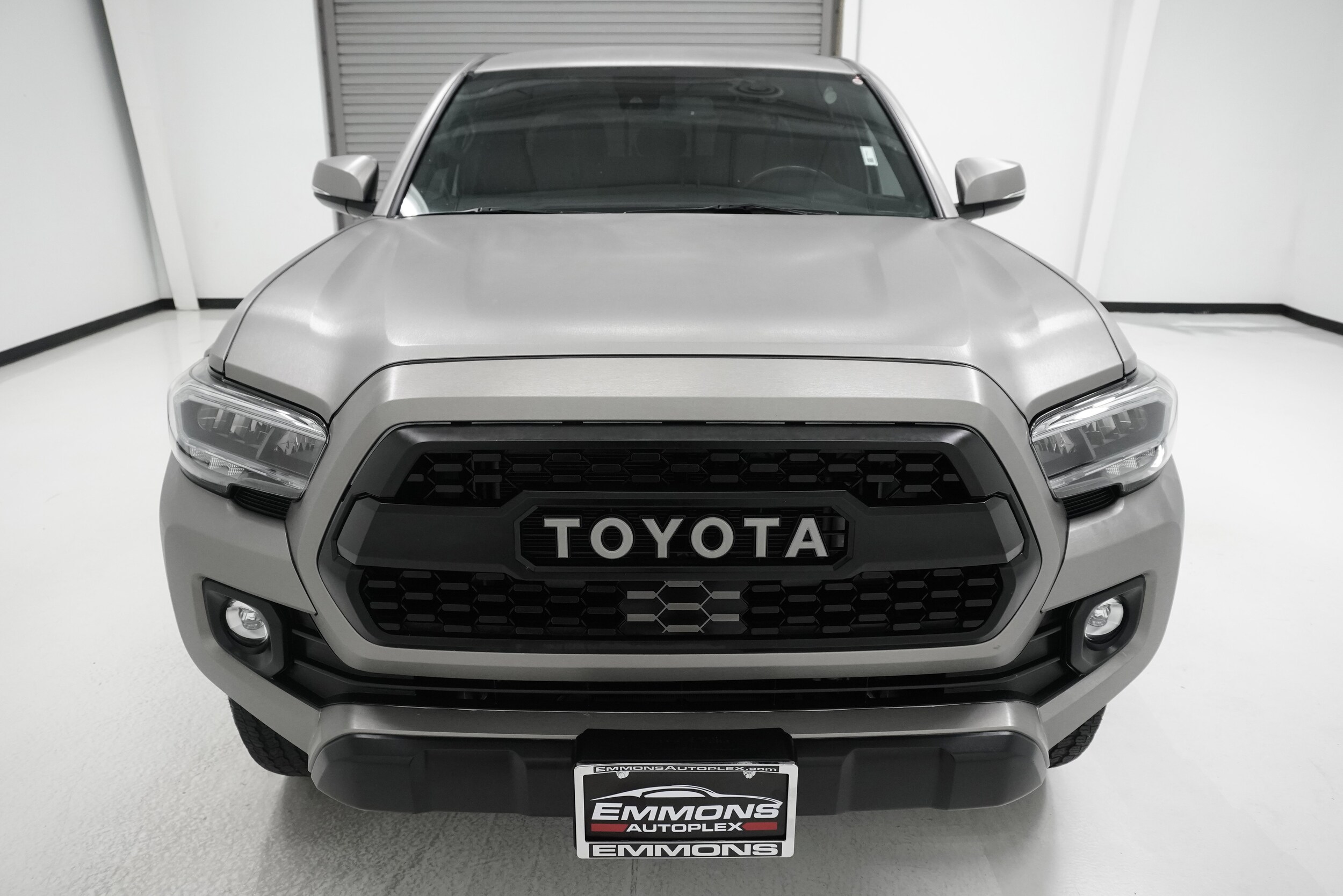 2023 Toyota Tacoma TRD photo 2