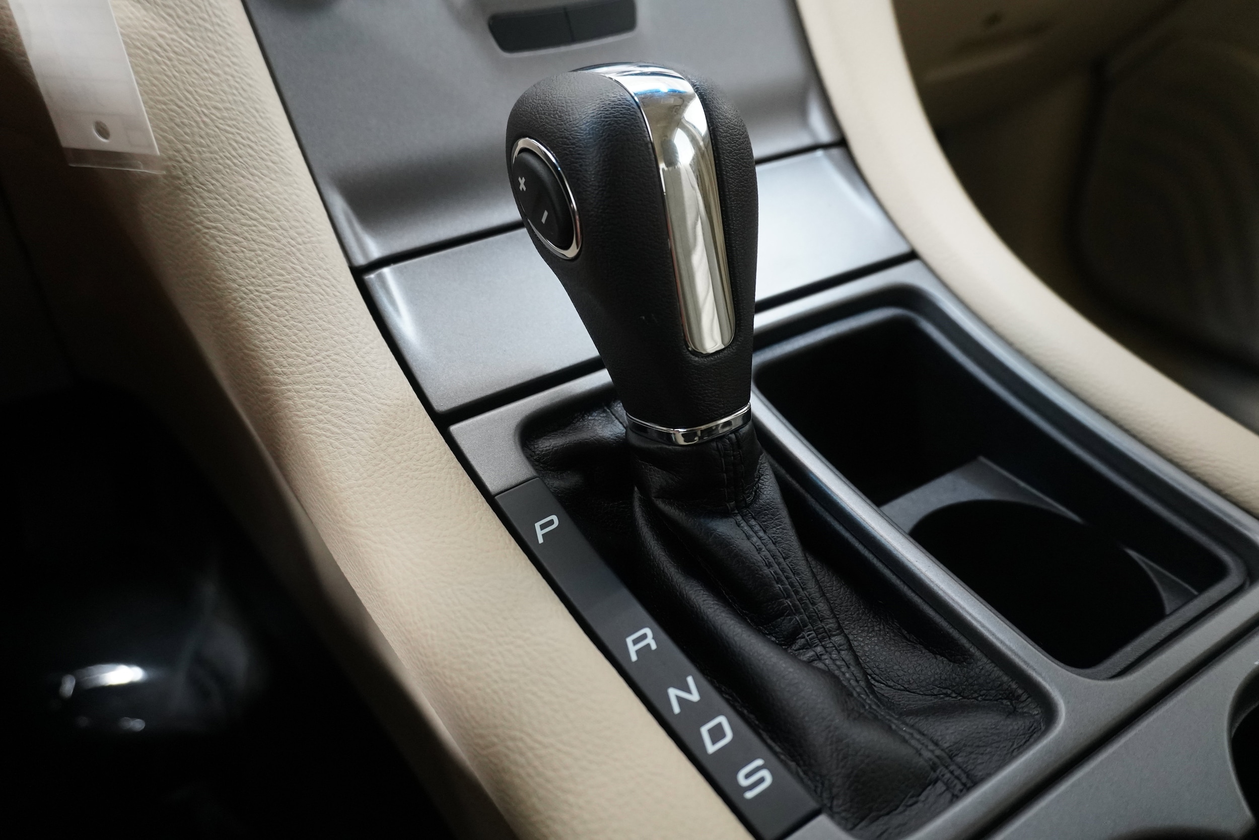 2018 Ford Taurus SE - Photo 19