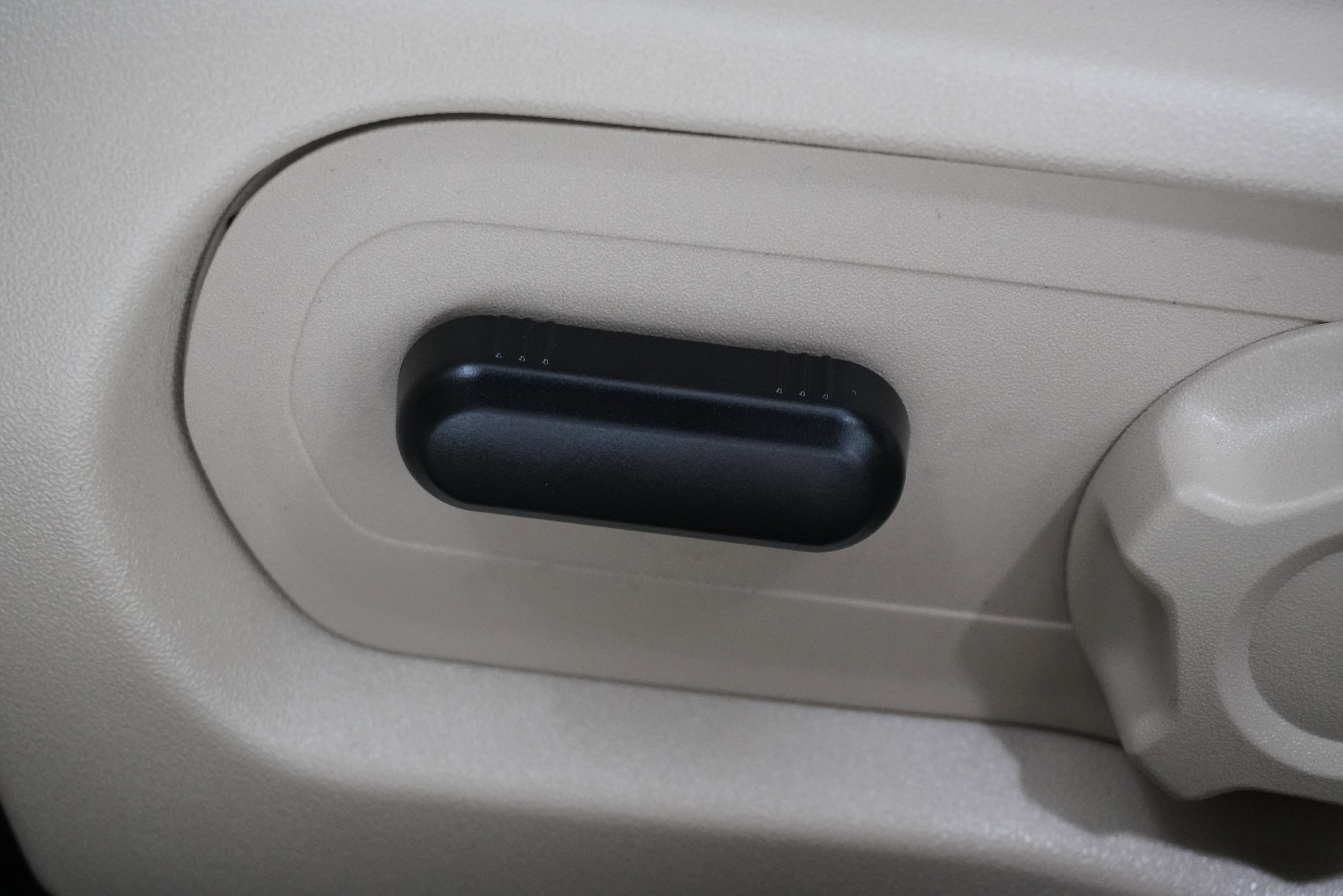 2018 Ford Taurus SE - Photo 13