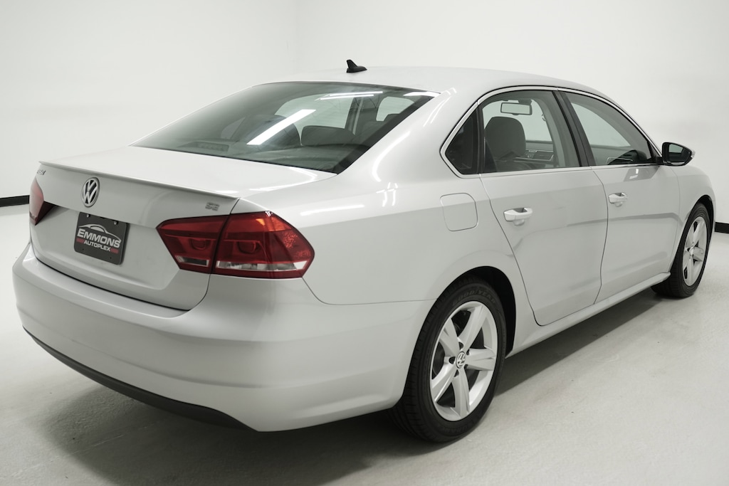 2012 Volkswagen Passat SE photo 4