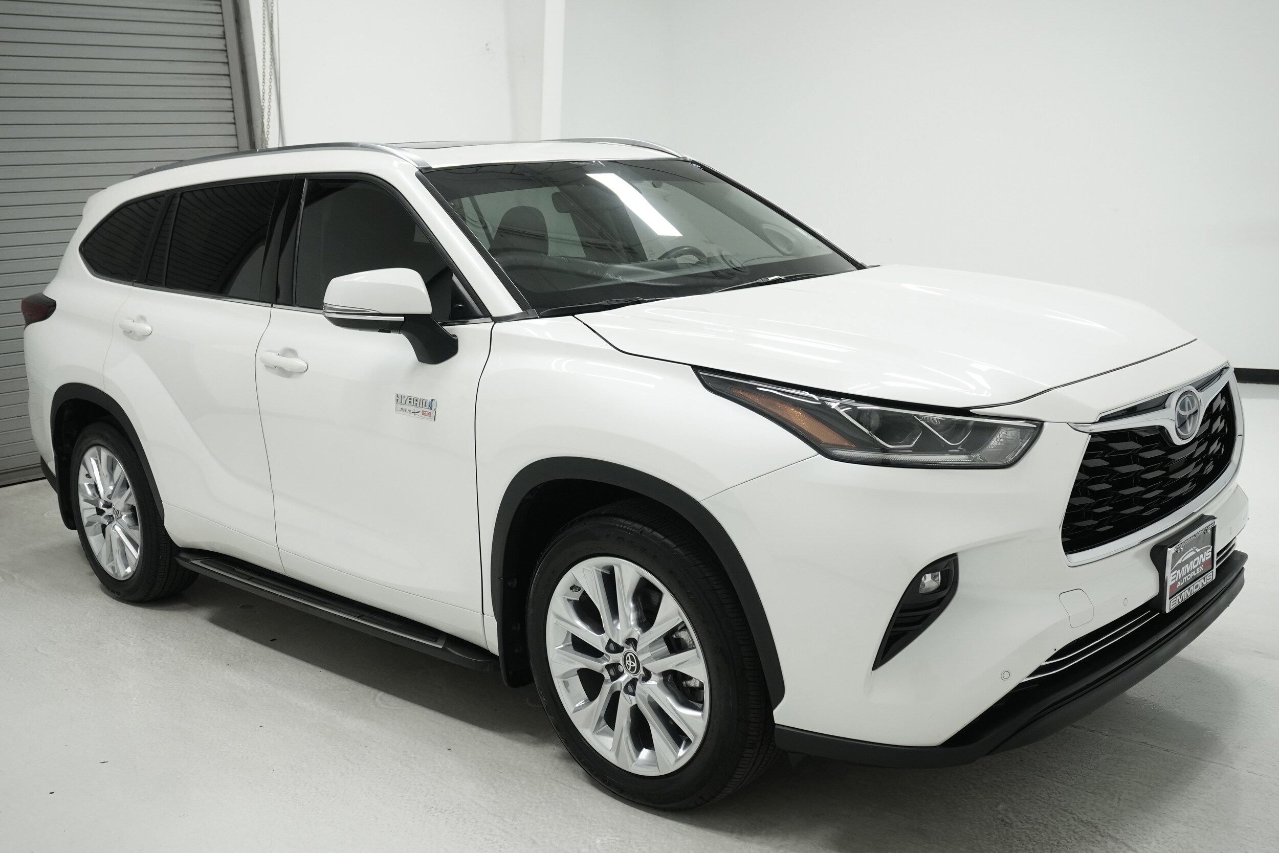 2021 Toyota Highlander Hybrid Limited photo 3