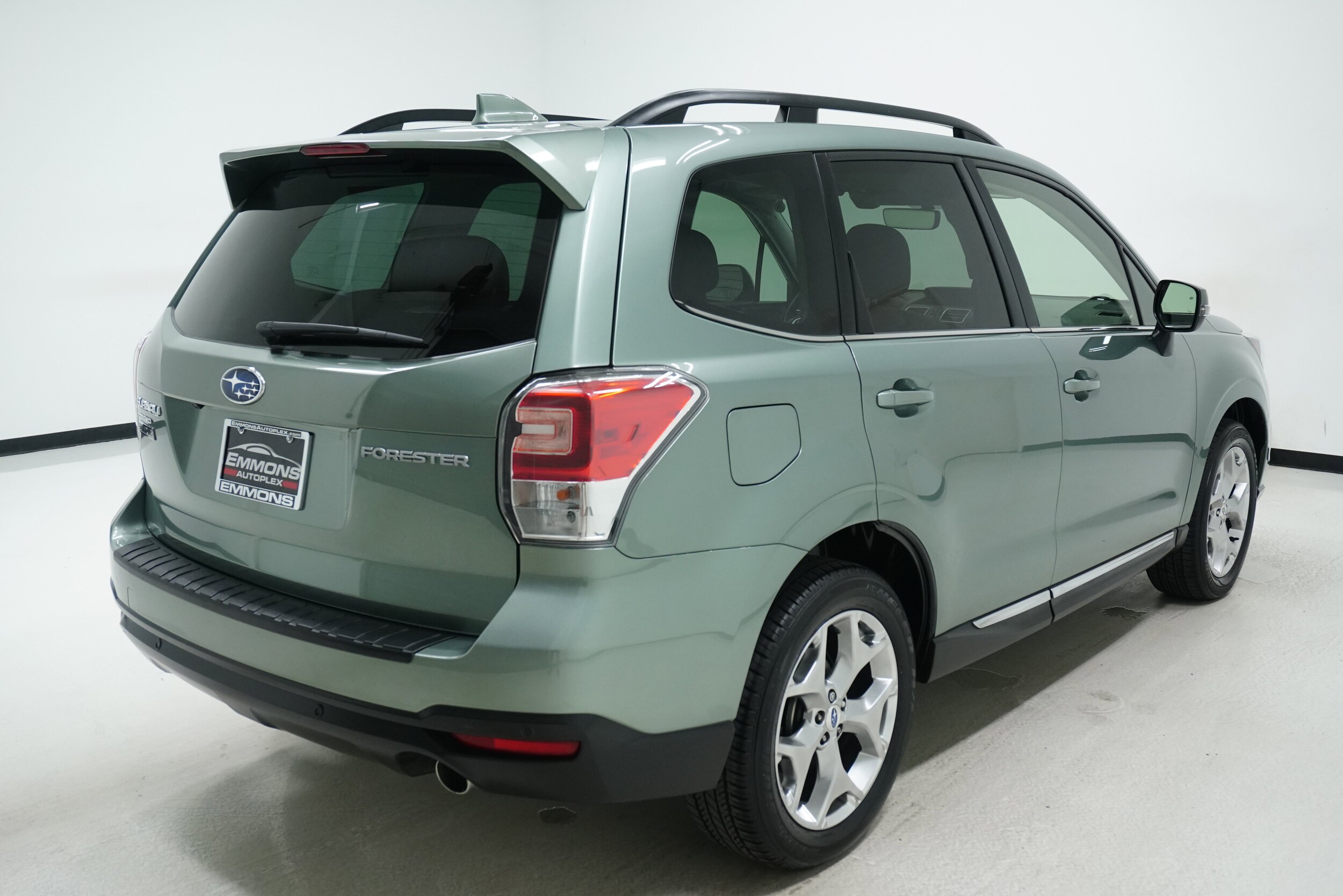2018 Subaru Forester Touring photo 4