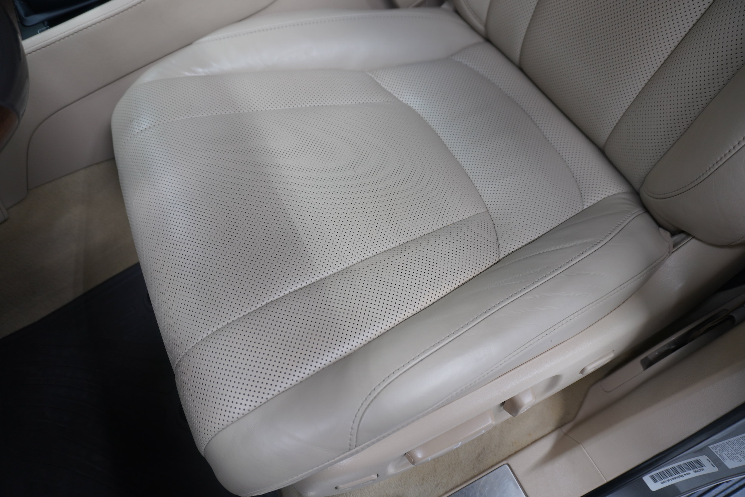 2016 Lexus LX 570 - Photo 12