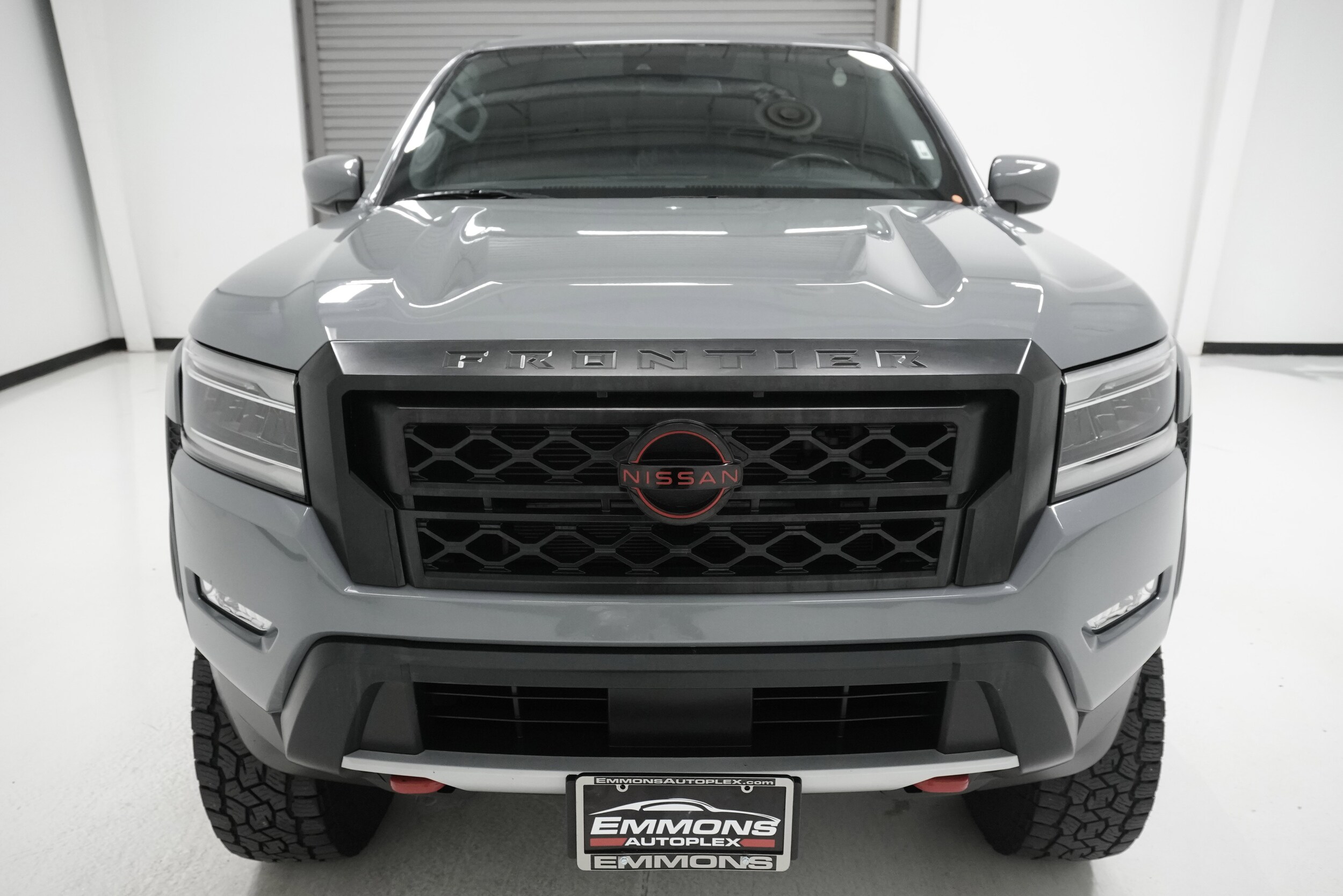 2023 Nissan Frontier PRO-X photo 2