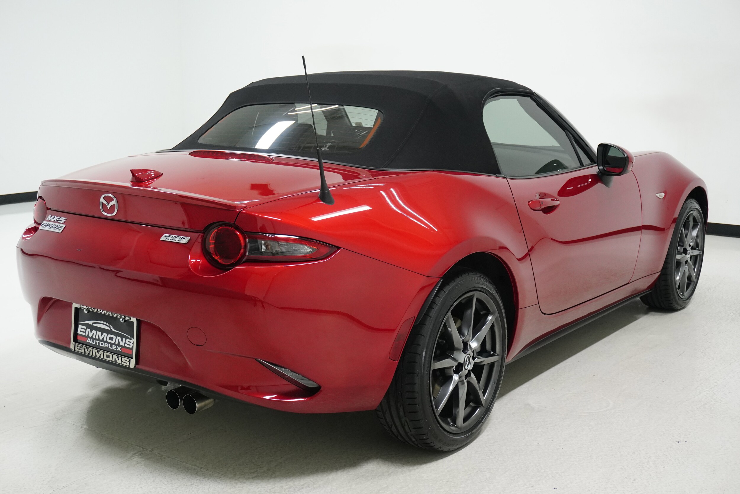 2016 Mazda MX-5 Miata Miata Grand Touring photo 4