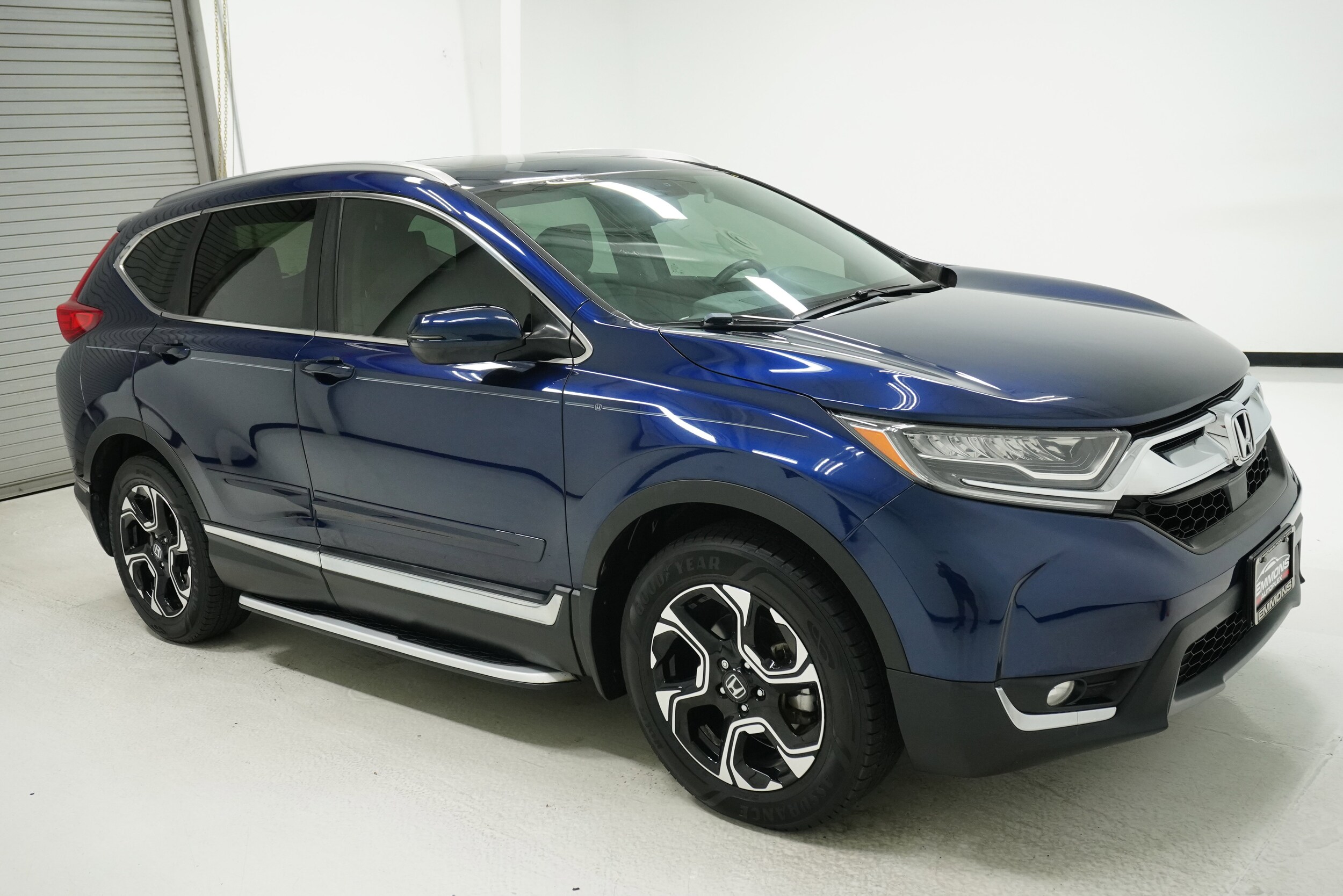 2019 Honda CR-V Touring photo 3