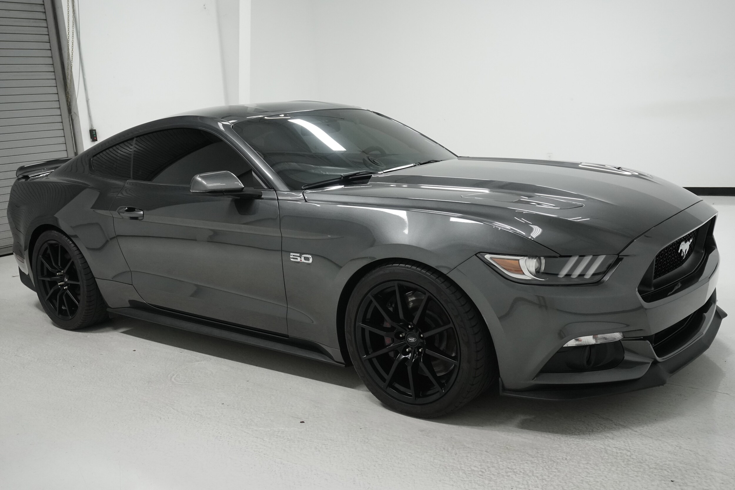 2016 Ford Mustang Mach 1 photo 3