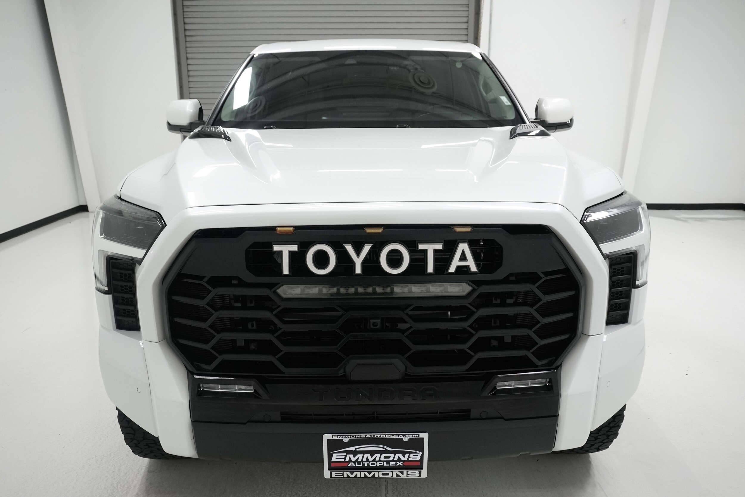 2024 Toyota Tundra Limited photo 2