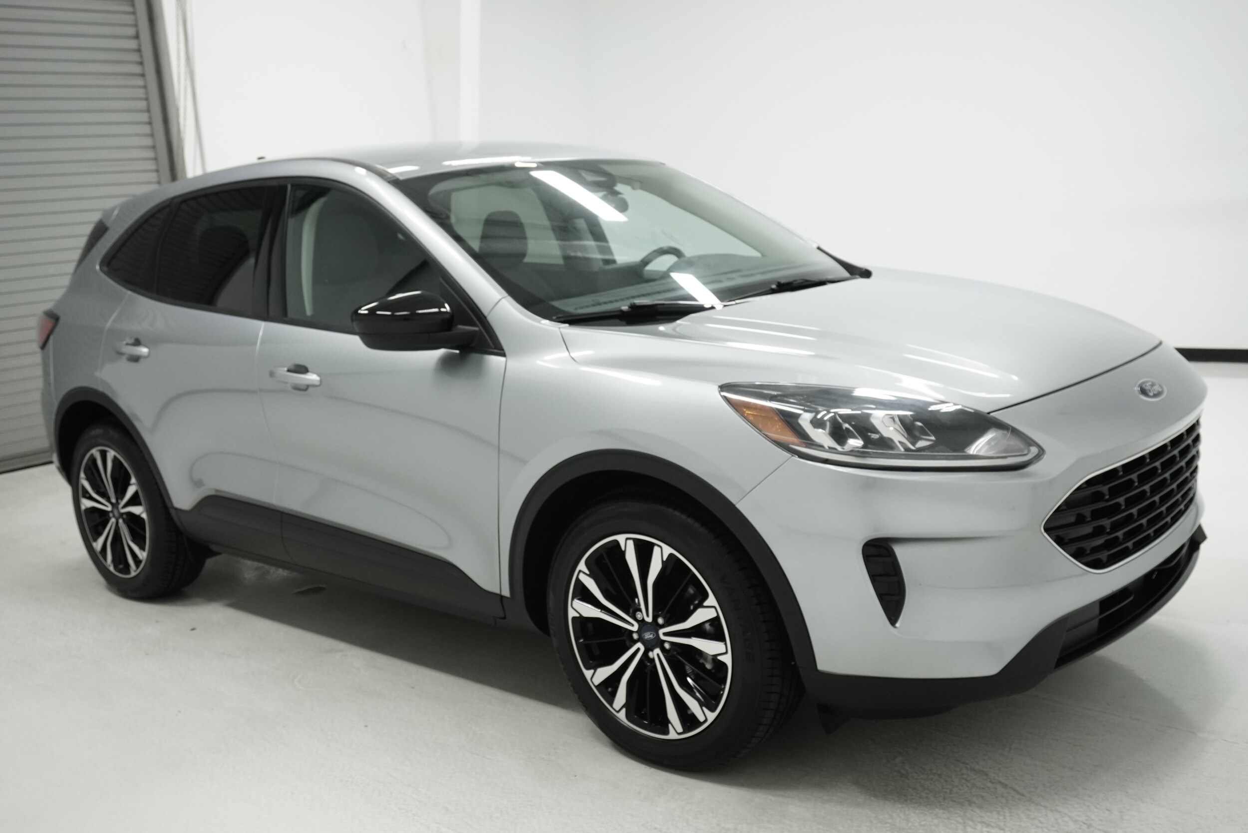 2021 Ford Escape SE photo 3