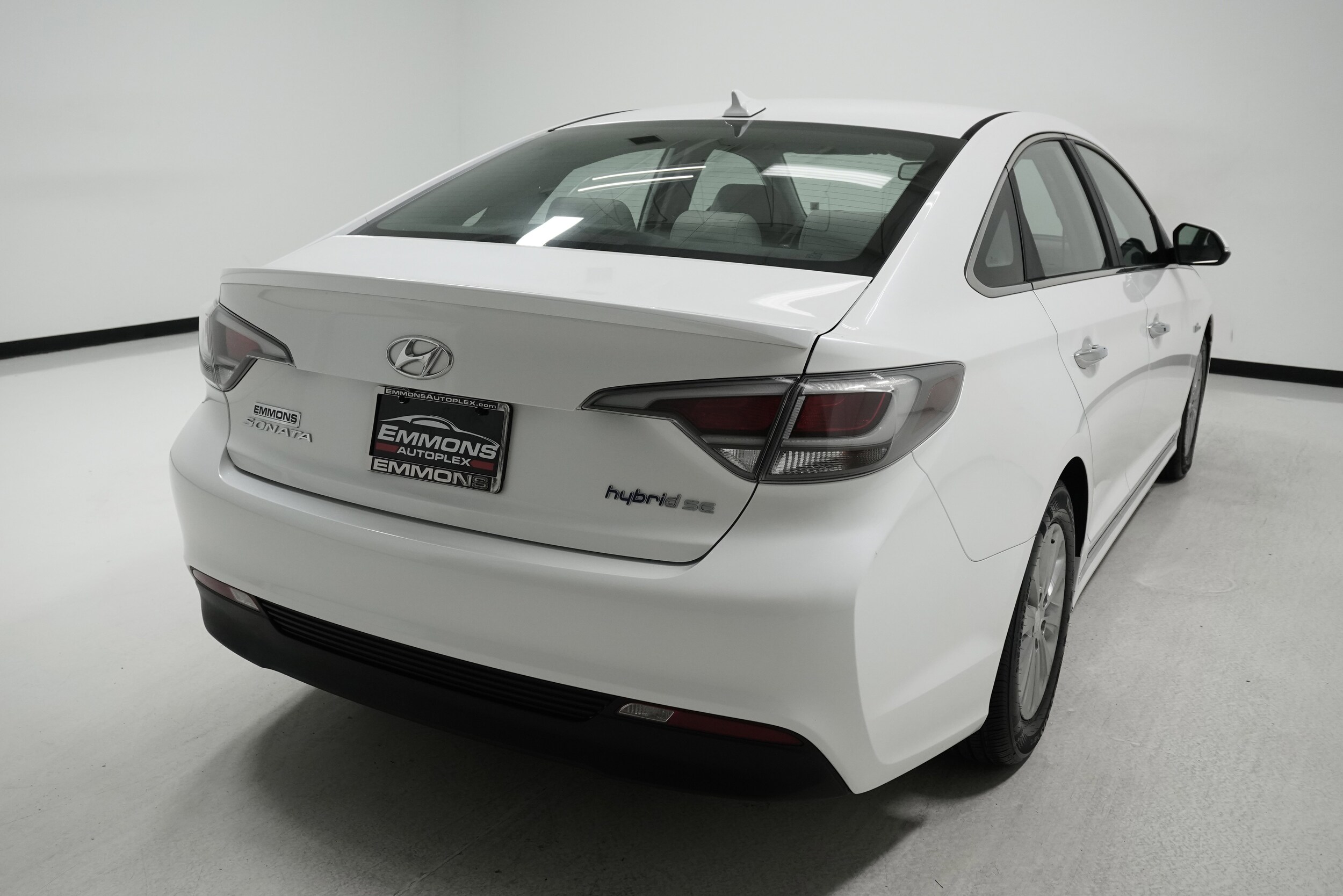 2016 Hyundai Sonata Hybrid SE photo 4
