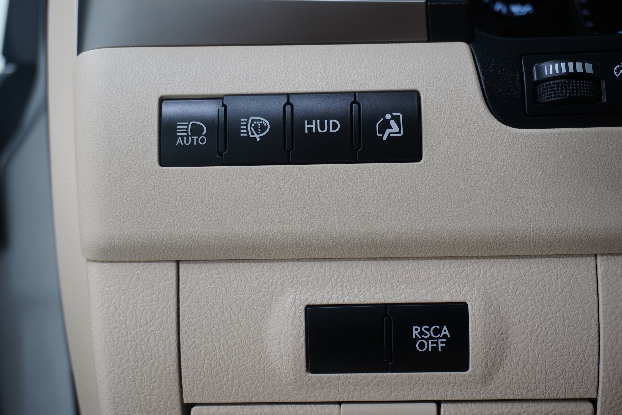 2016 Lexus LX 570 - Photo 33