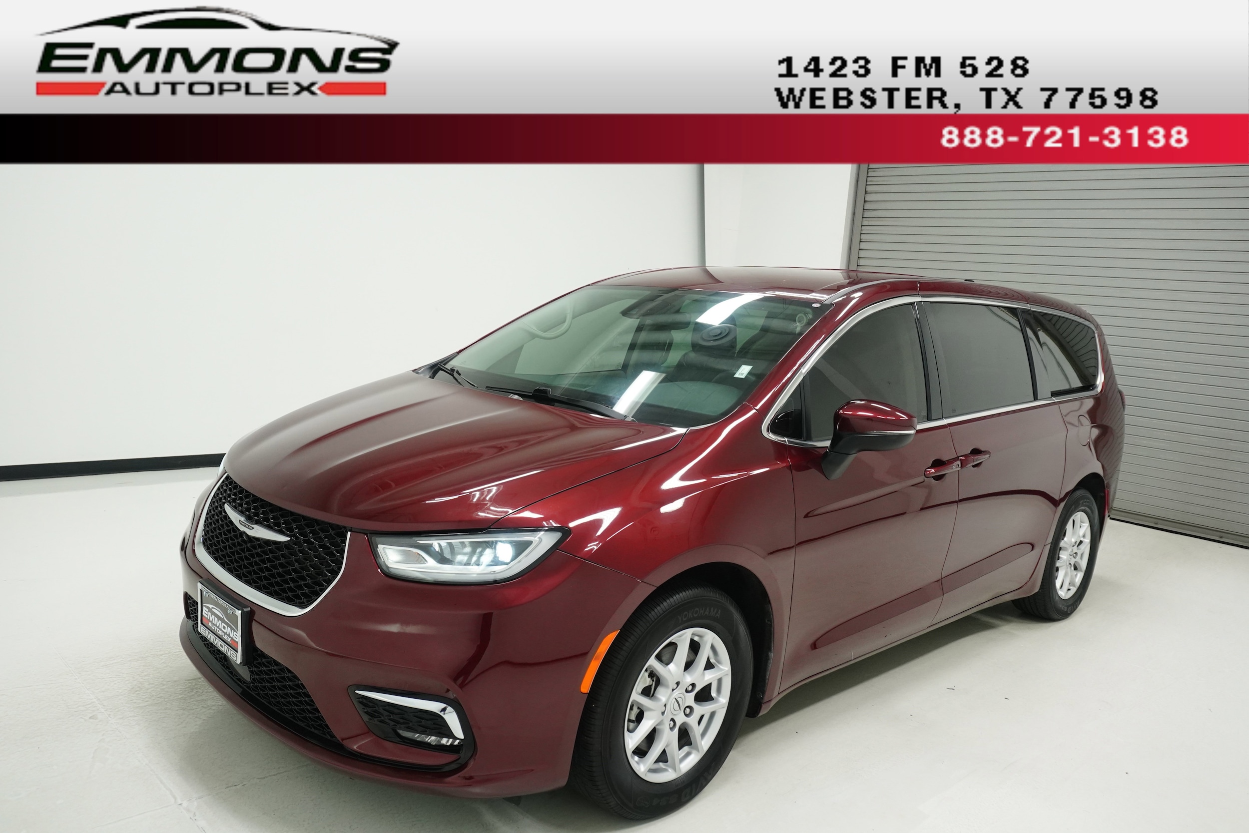 2023 Chrysler Pacifica Touring L's photo