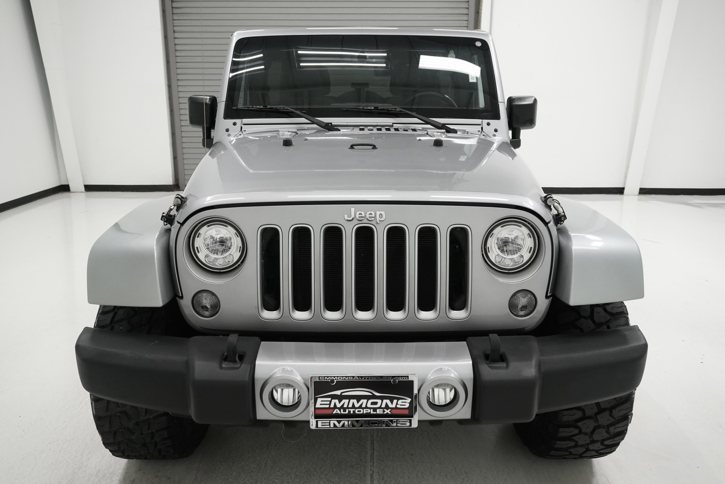 2017 Jeep Wrangler Unlimited Sahara photo 2
