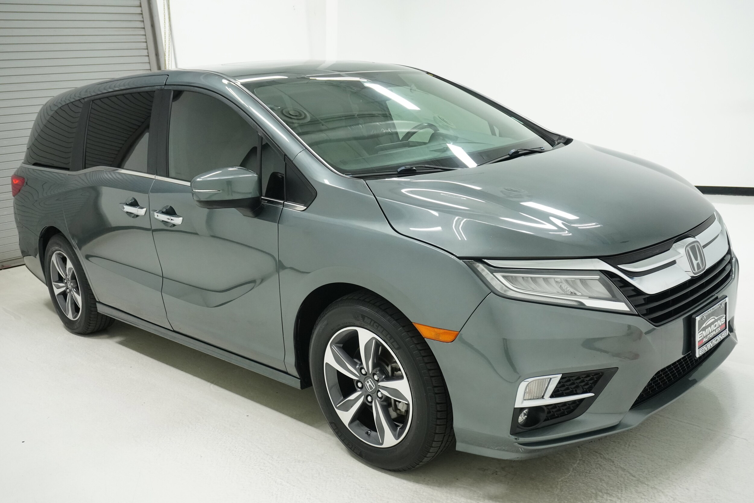 2018 Honda Odyssey Touring photo 3