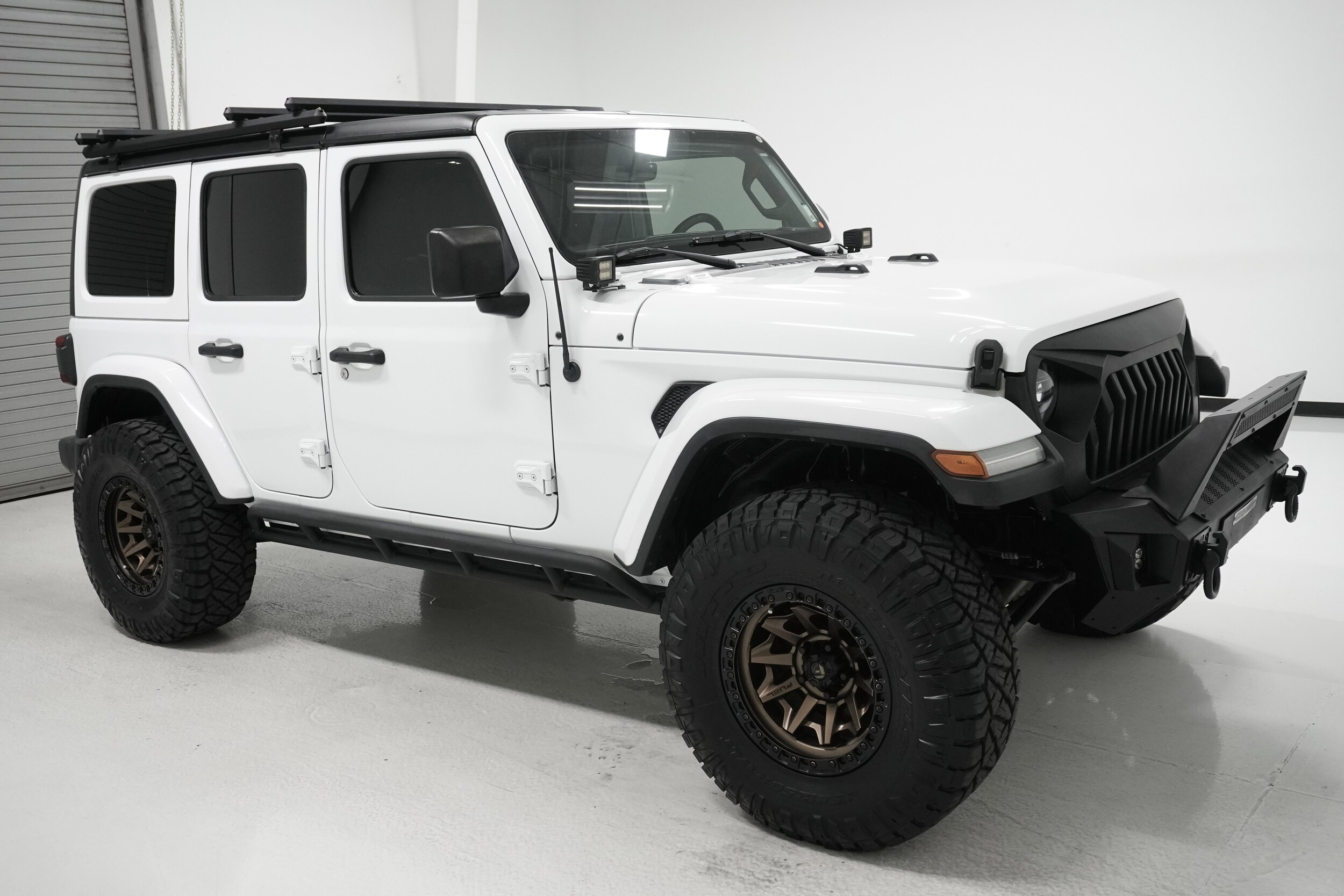 2020 Jeep Wrangler Unlimited Sahara photo 3