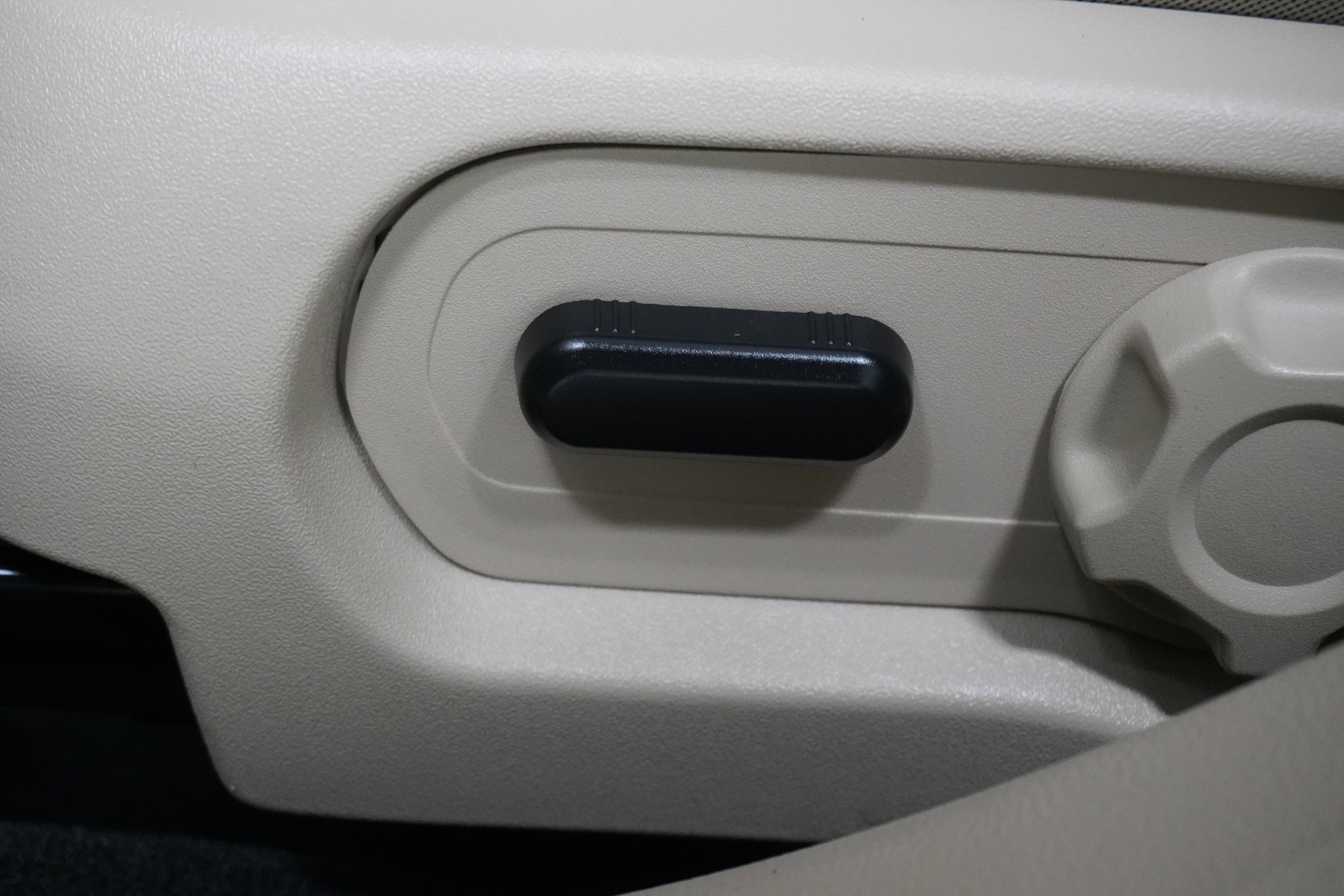 2018 Ford Taurus SE - Photo 13