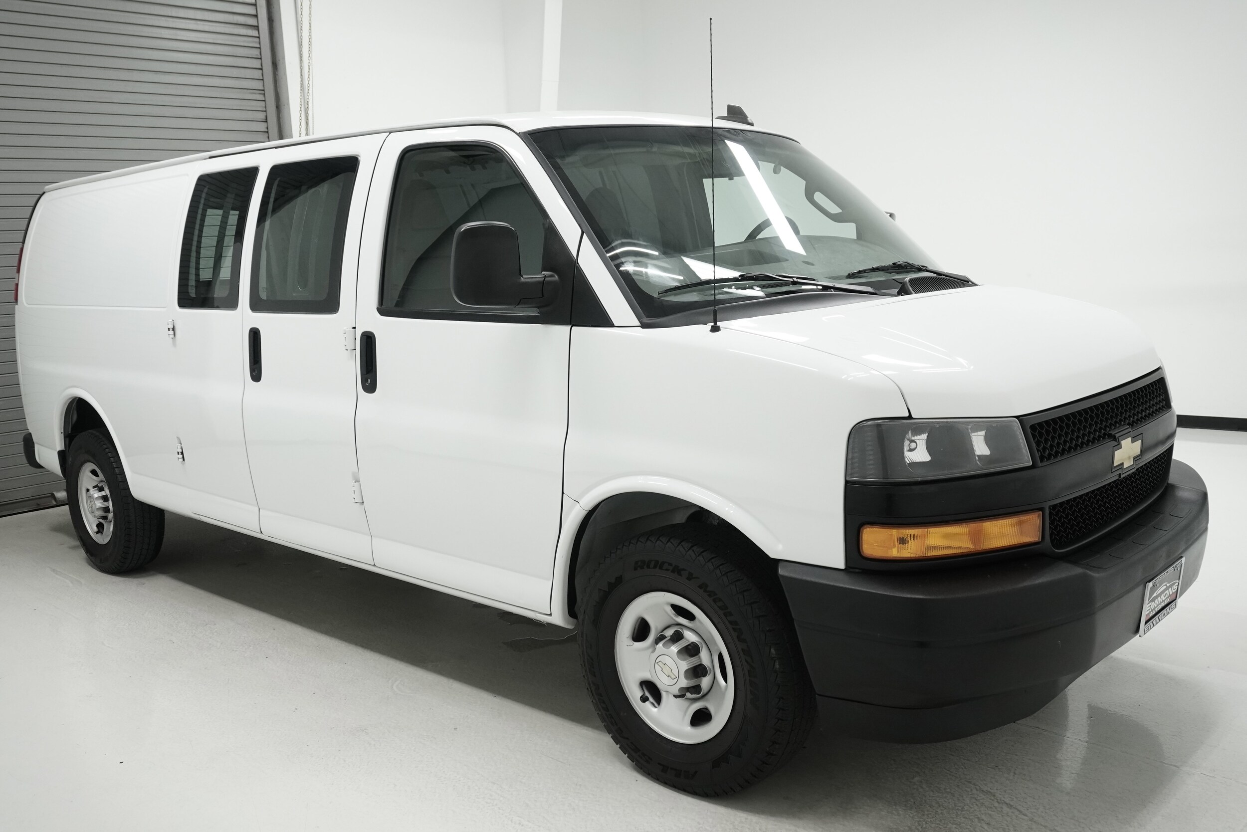 2021 Chevrolet Express 2500 Cargo Van photo 3