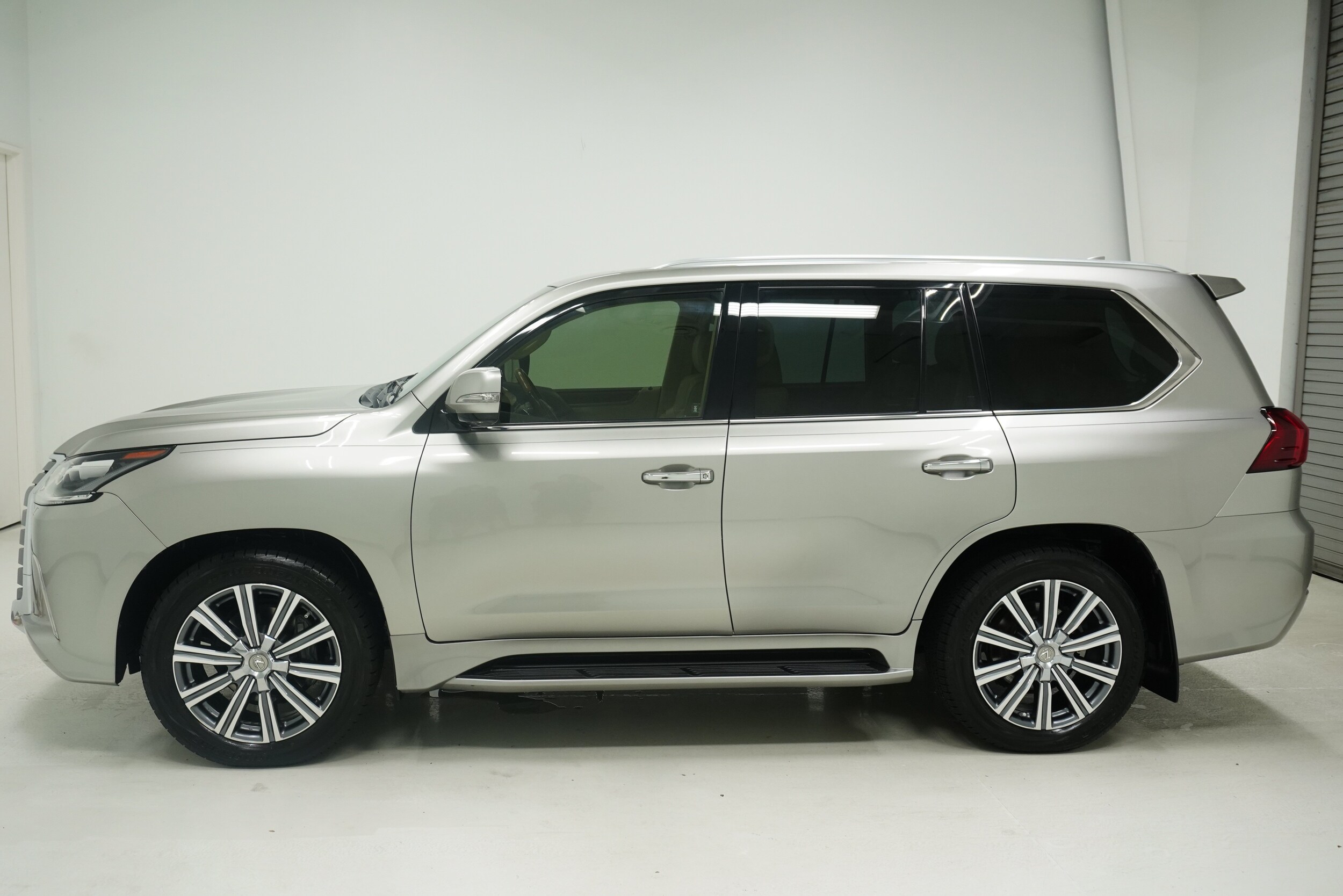 2016 Lexus LX 570 - Photo 7
